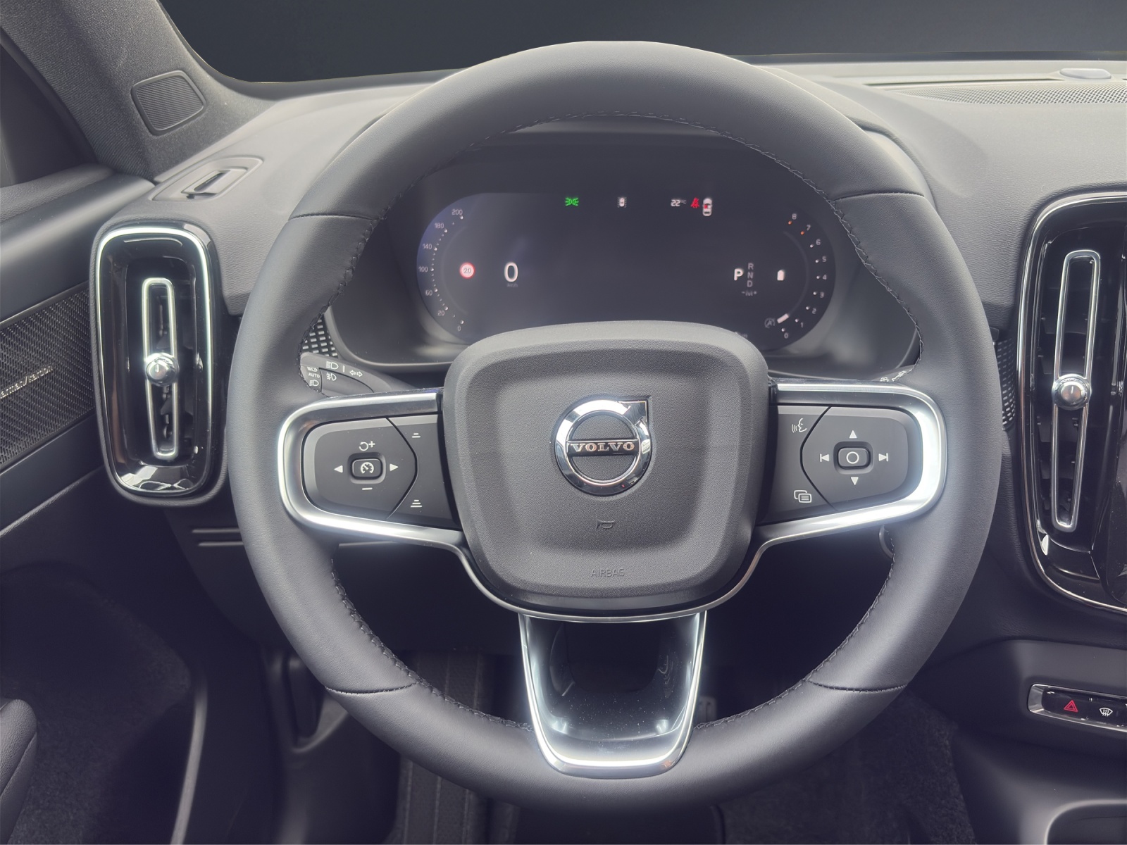 VOLVO XC40 B4 Benzin Mild Hybrid Ultra Black Edition DCT-image-14