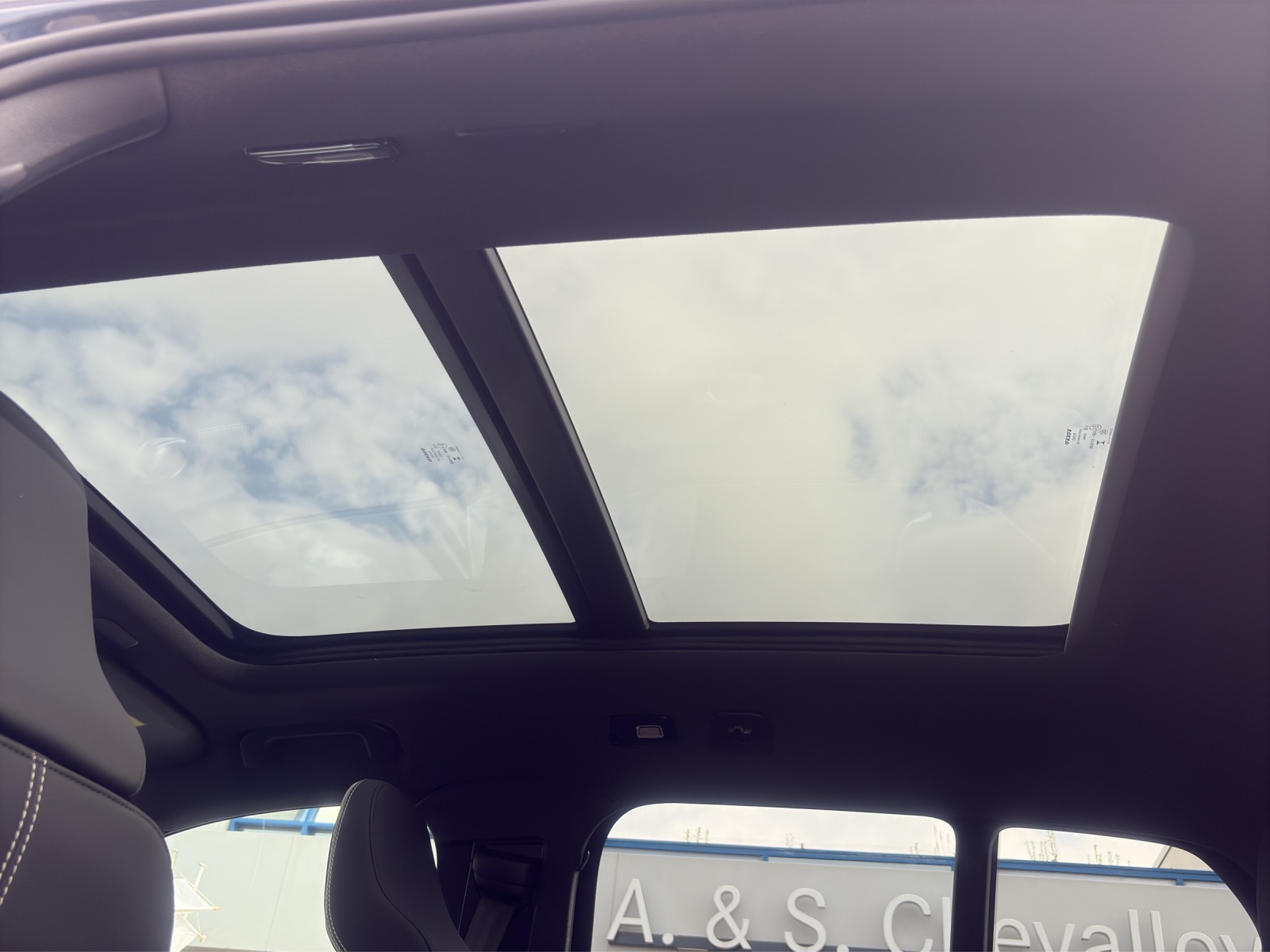 VOLVO XC40 B4 Benzin Mild Hybrid Ultra Black Edition DCT-image-6