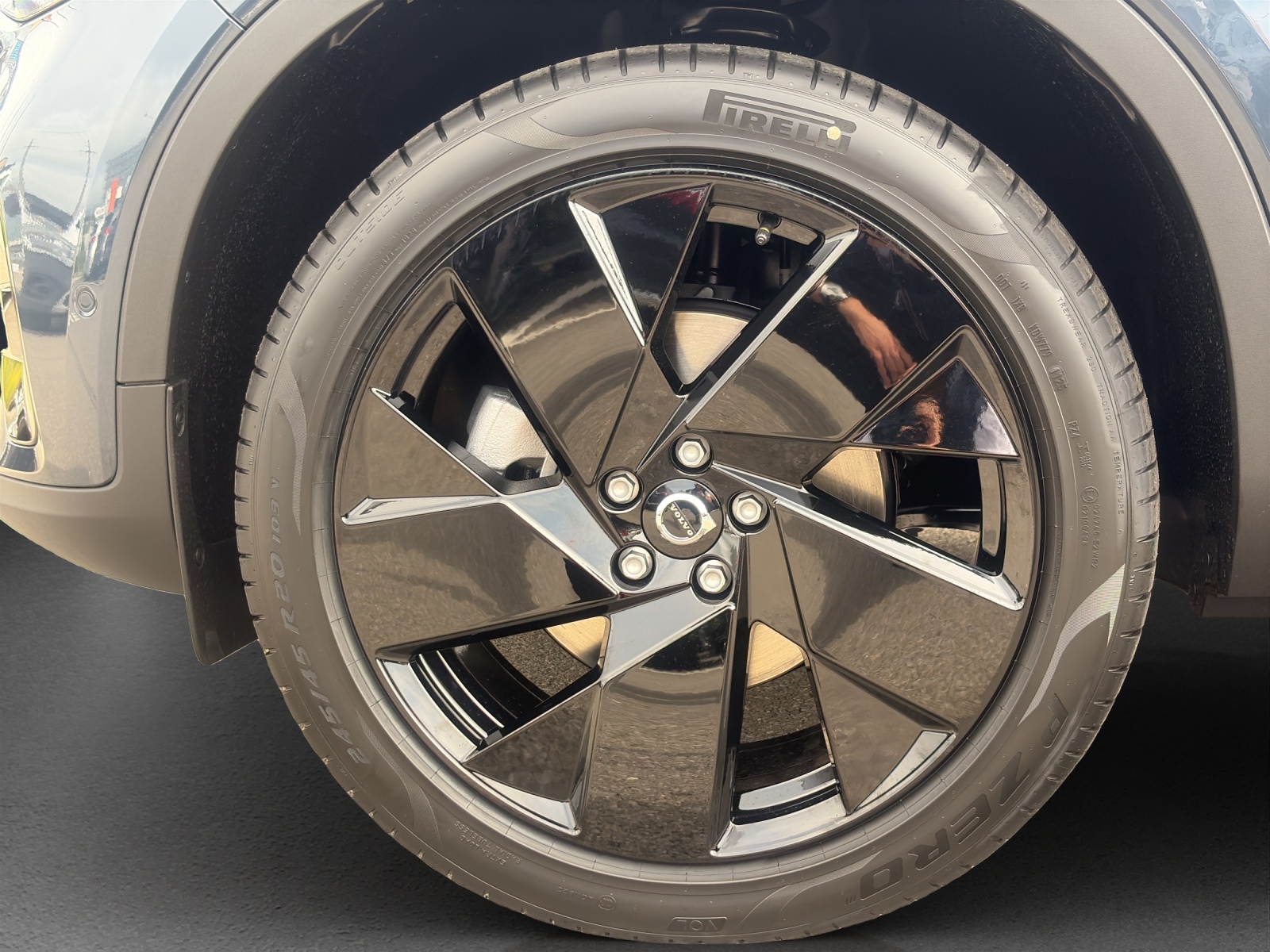 VOLVO XC40 B4 Benzin Mild Hybrid Ultra Black Edition DCT-image-5
