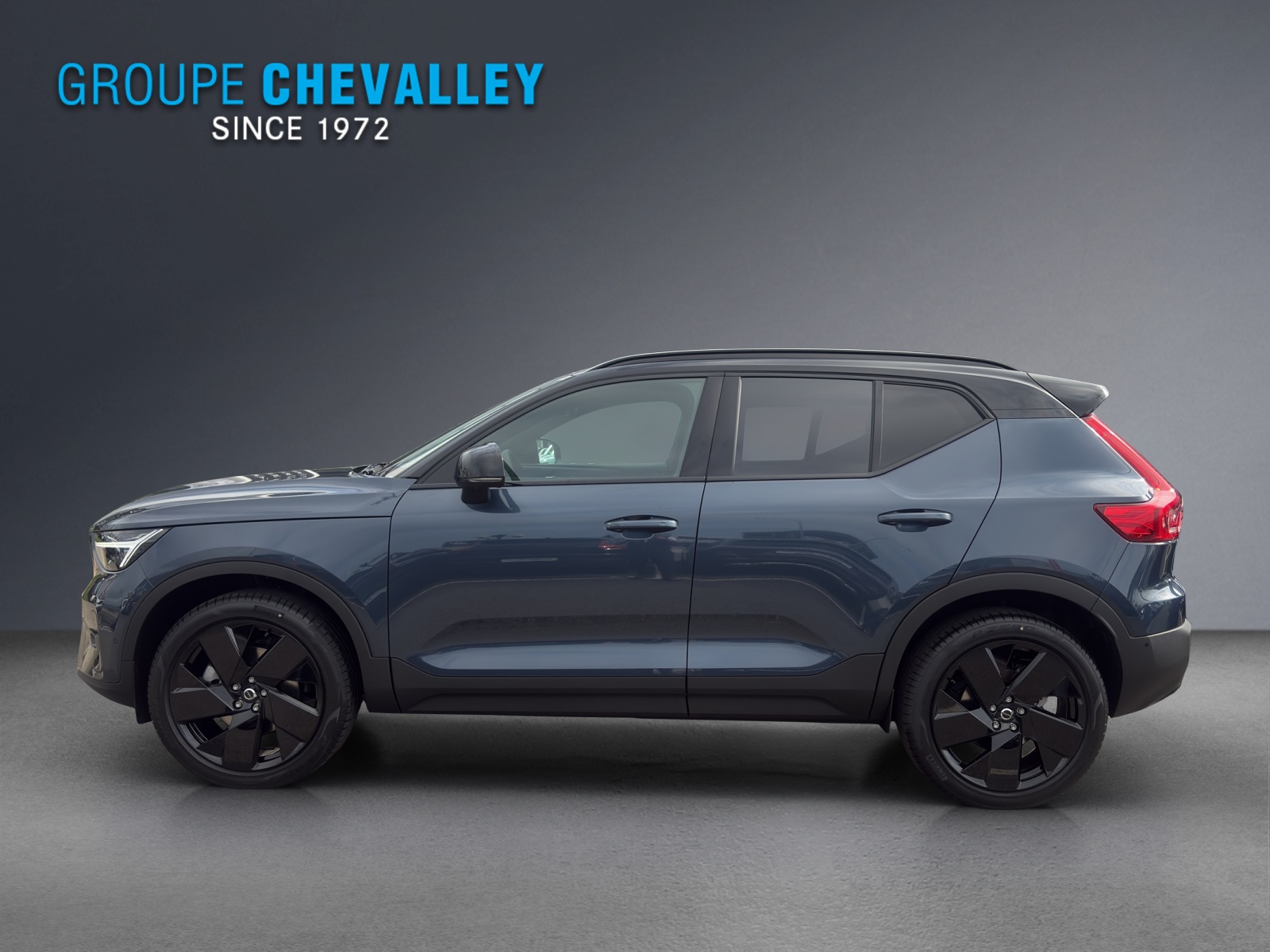VOLVO XC40 B4 Benzin Mild Hybrid Ultra Black Edition DCT-image-2