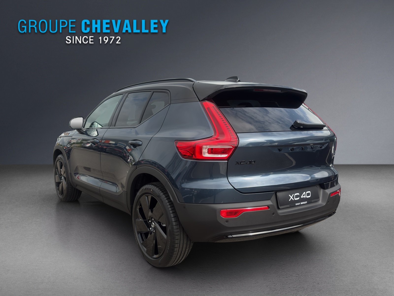 VOLVO XC40 B4 Benzin Mild Hybrid Ultra Black Edition DCT-image-3