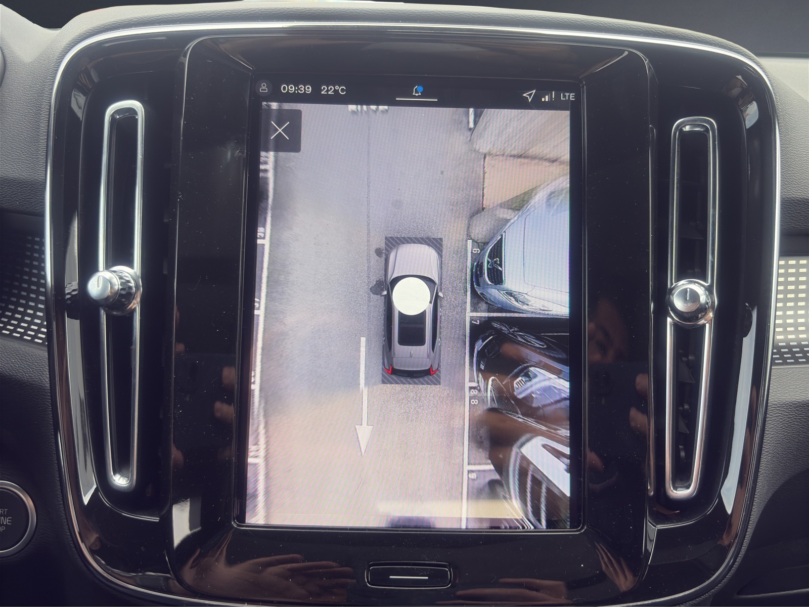 VOLVO XC40 B4 Benzin Mild Hybrid Ultra Black Edition DCT-image-10