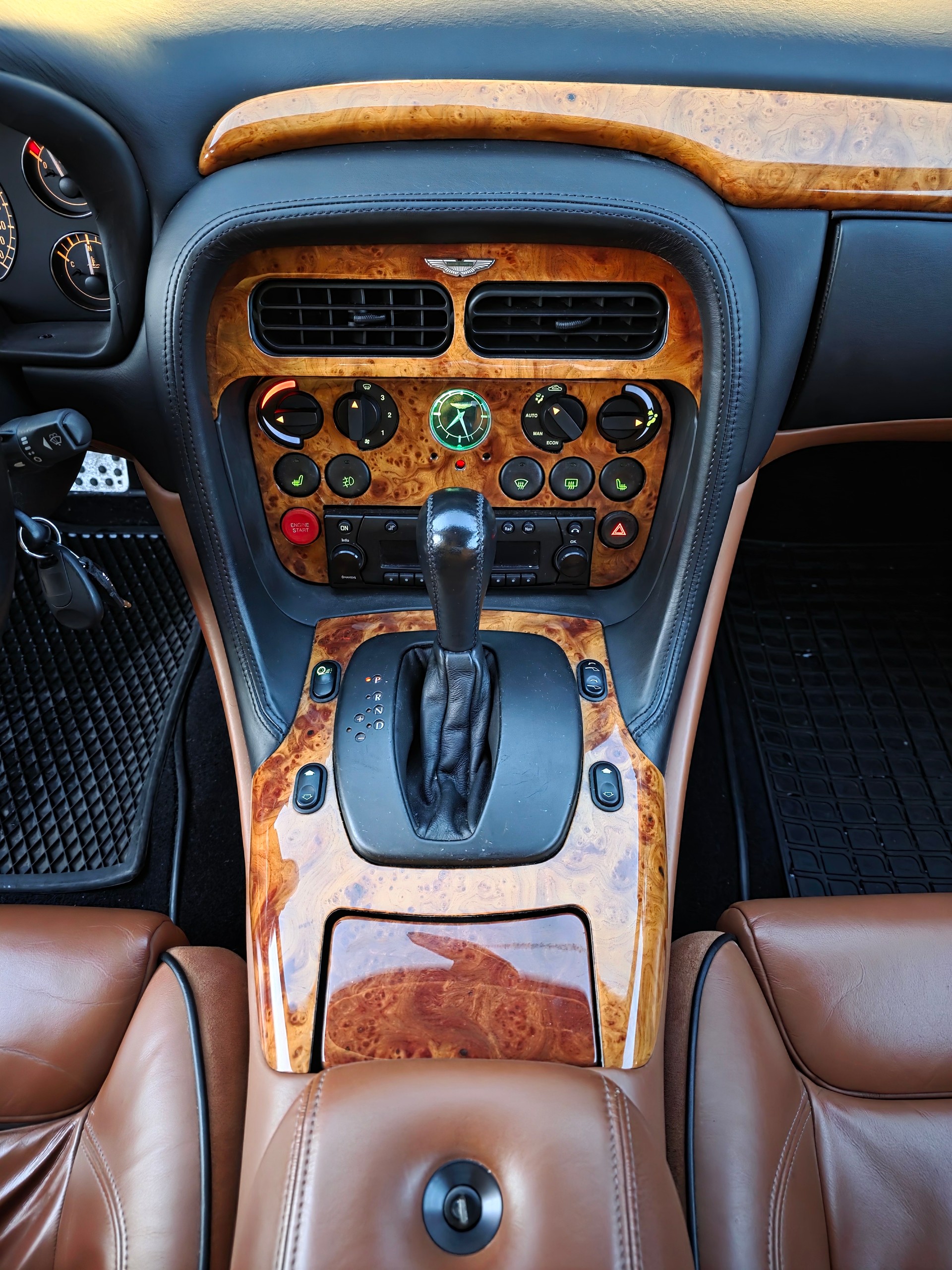 ASTON MARTIN DB7 Volante-image-13
