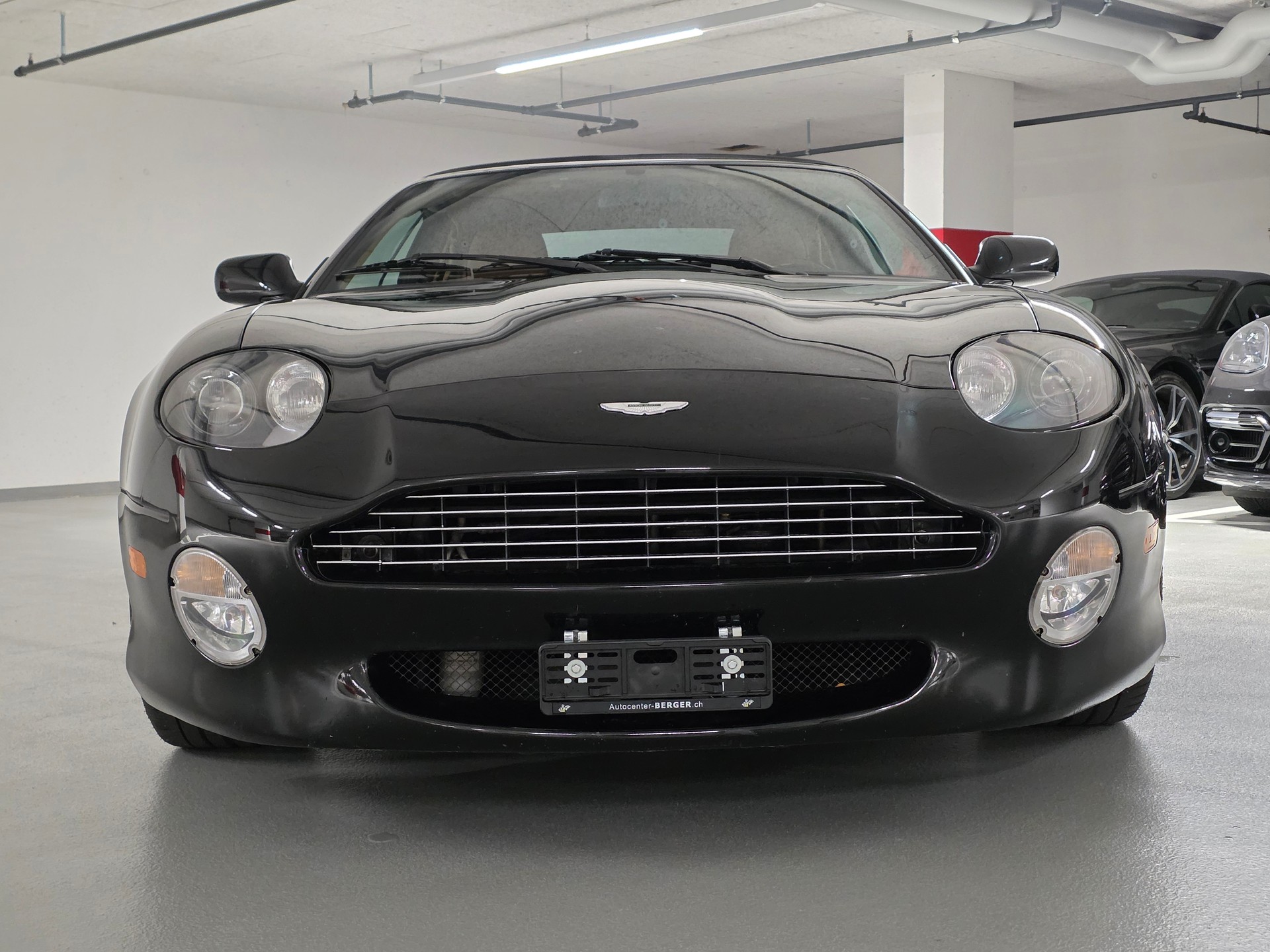 ASTON MARTIN DB7 Volante-showroom-element-1