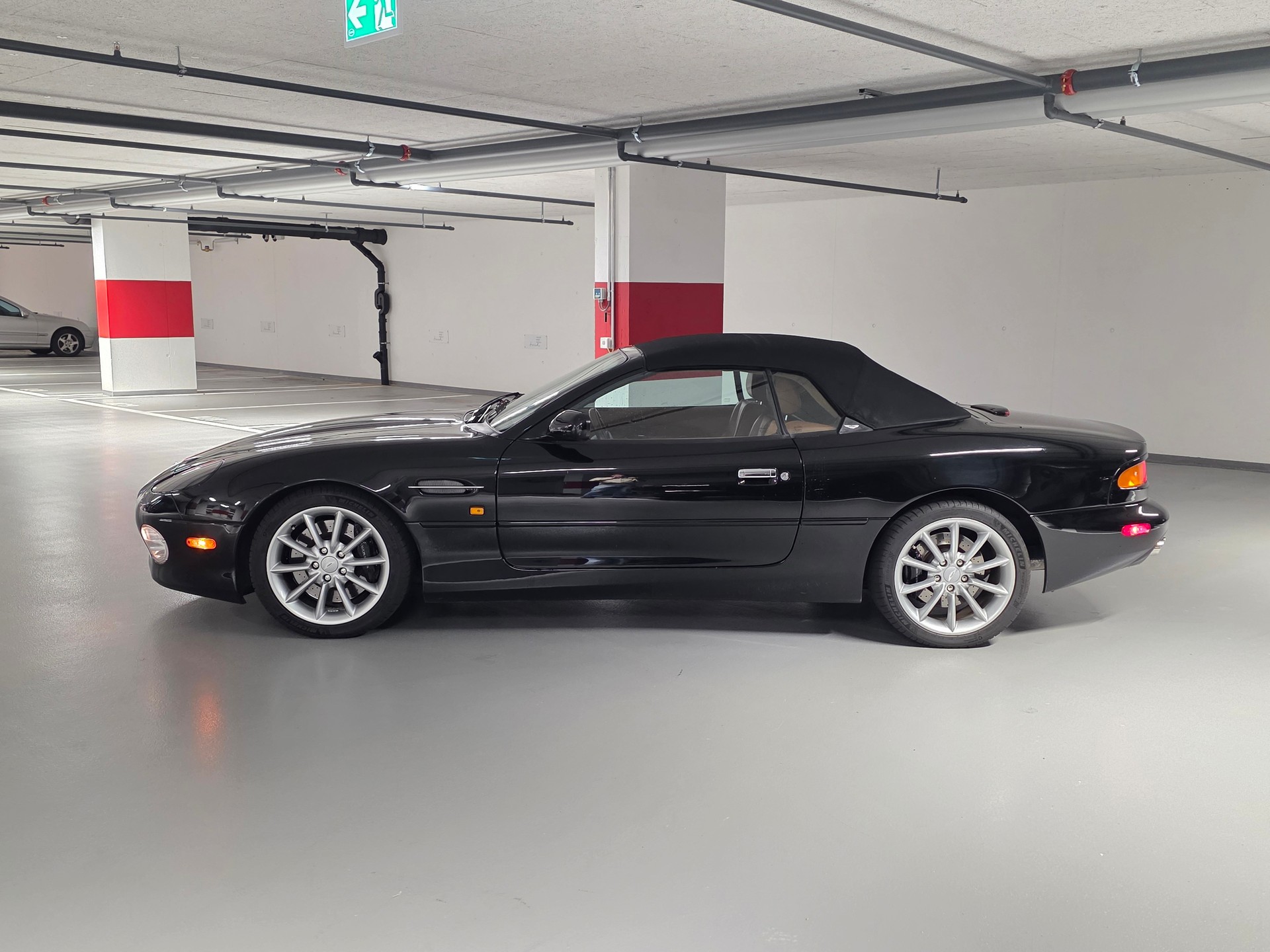 ASTON MARTIN DB7 Volante-image-7