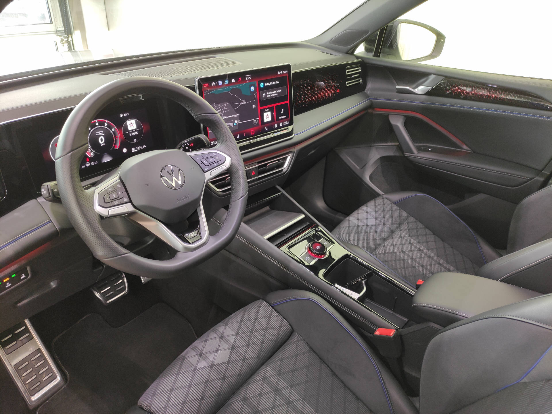 VW Tiguan 2.0 TSI R-Line Black-Style DSG 4motion-showroom-element-2
