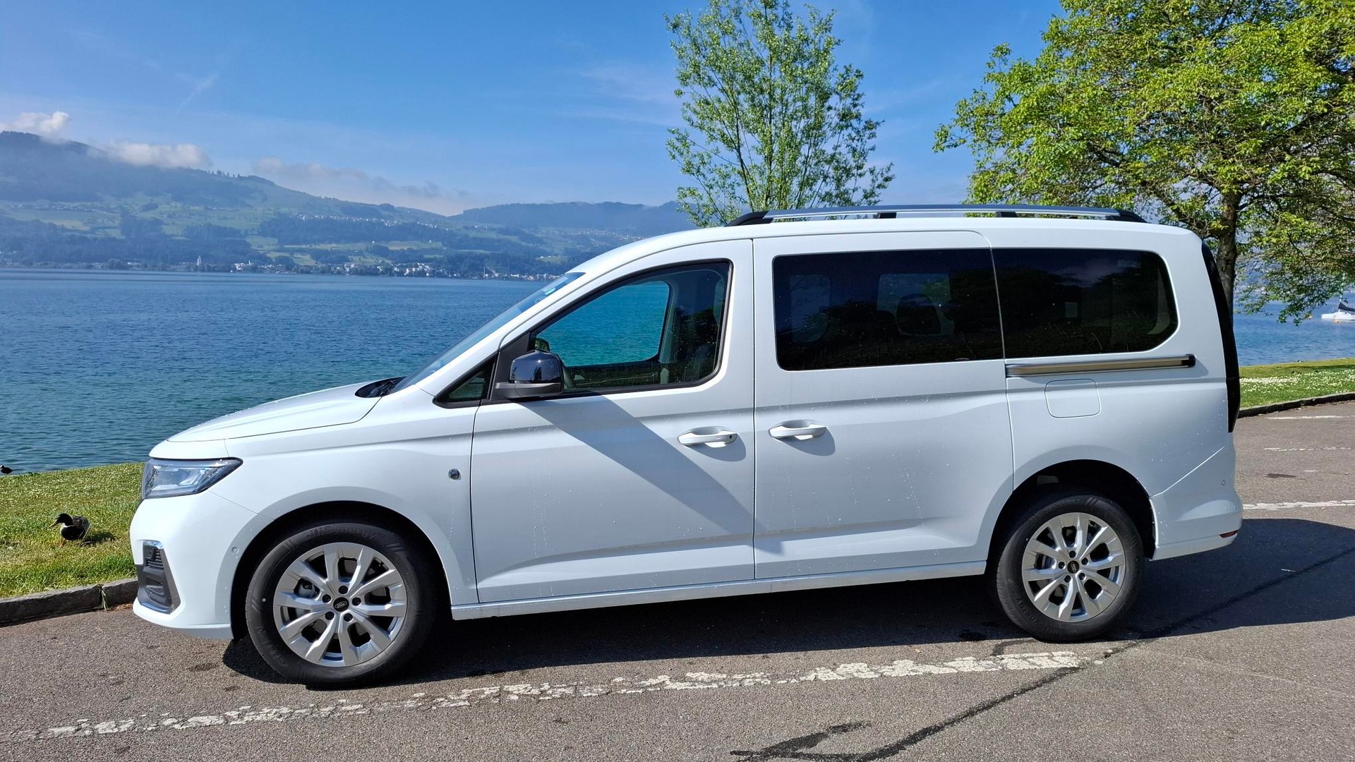 FORD Grand Tourneo Connect 1.5 EcoBoost Titanium Automat - inkl. Umbau für Rollstuhltransport-image-1