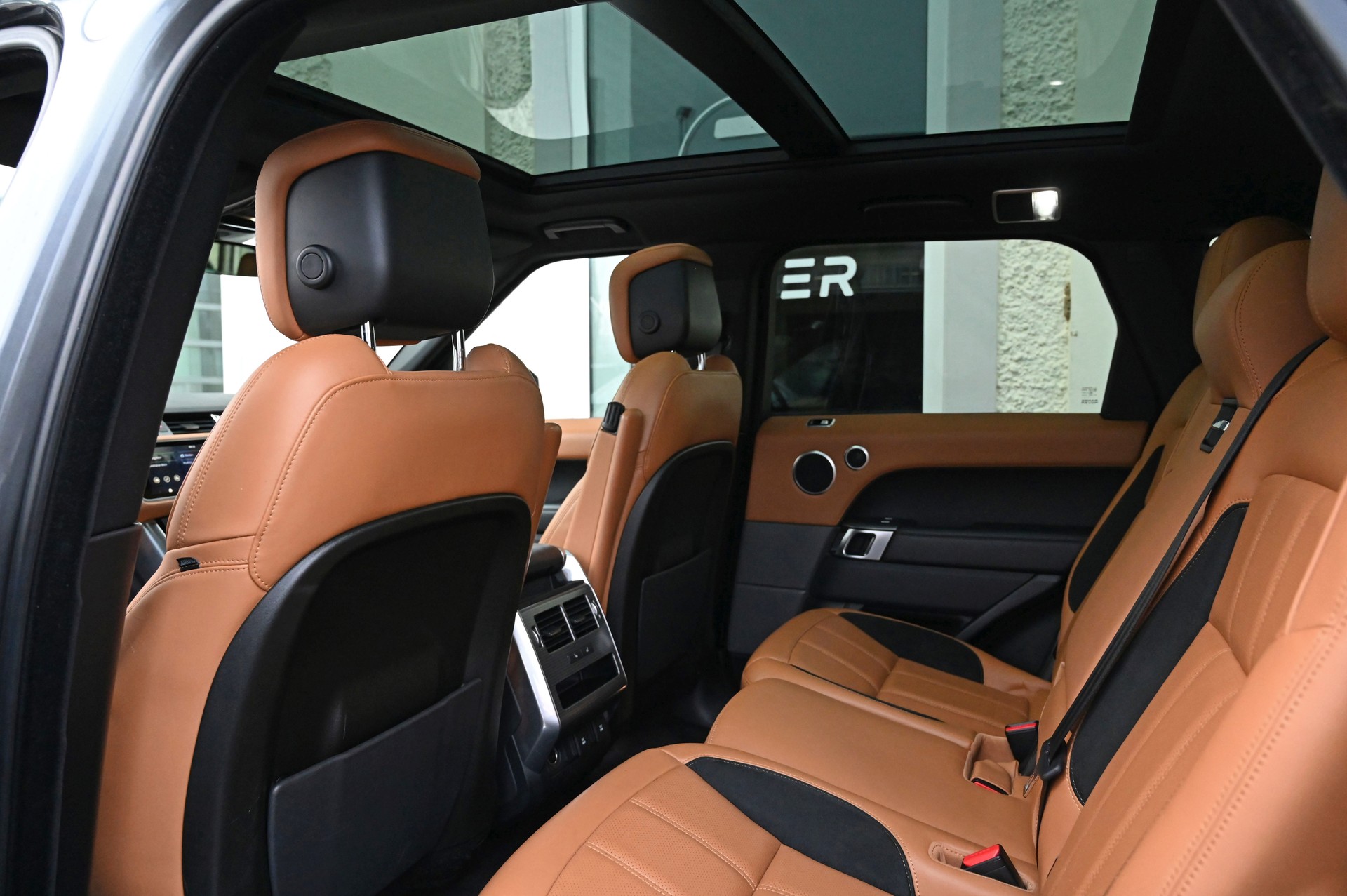 LAND ROVER Range Rover Sport 3.0 SDV6 HSE Dynamic Automatic-image-22
