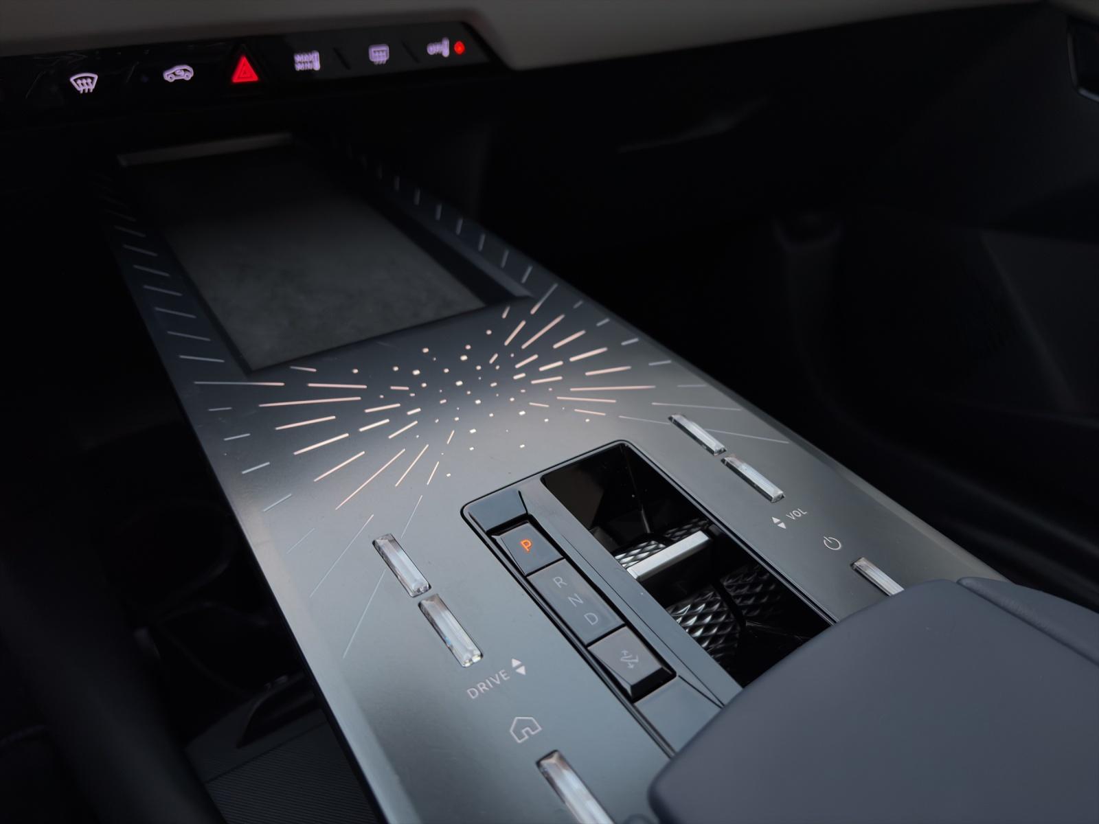 DS AUTOMOBILES No8 E-Tense Pallas-image-14