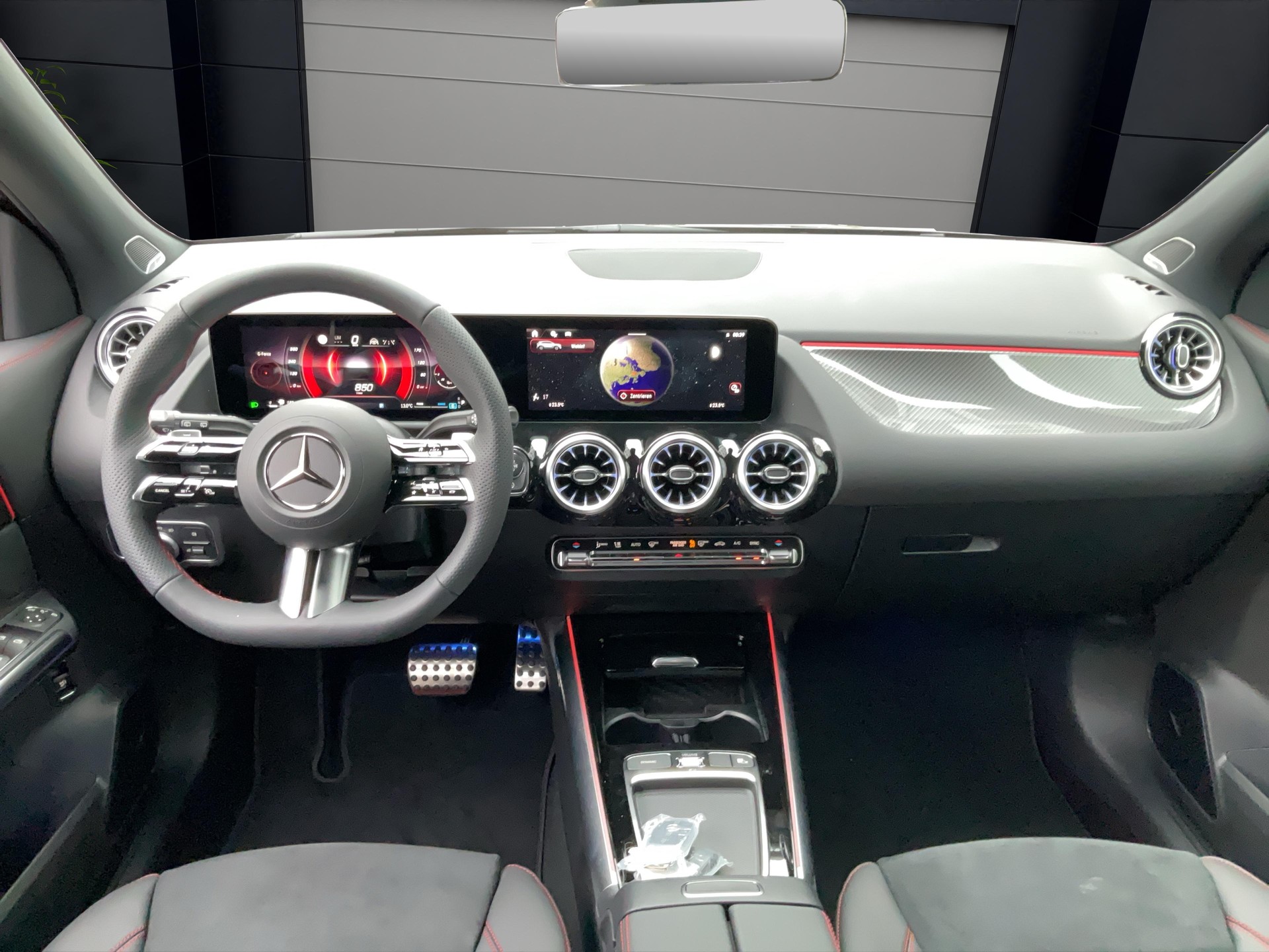 MERCEDES-BENZ GLA 250 4MATIC Swiss Star AMG Line-image-5