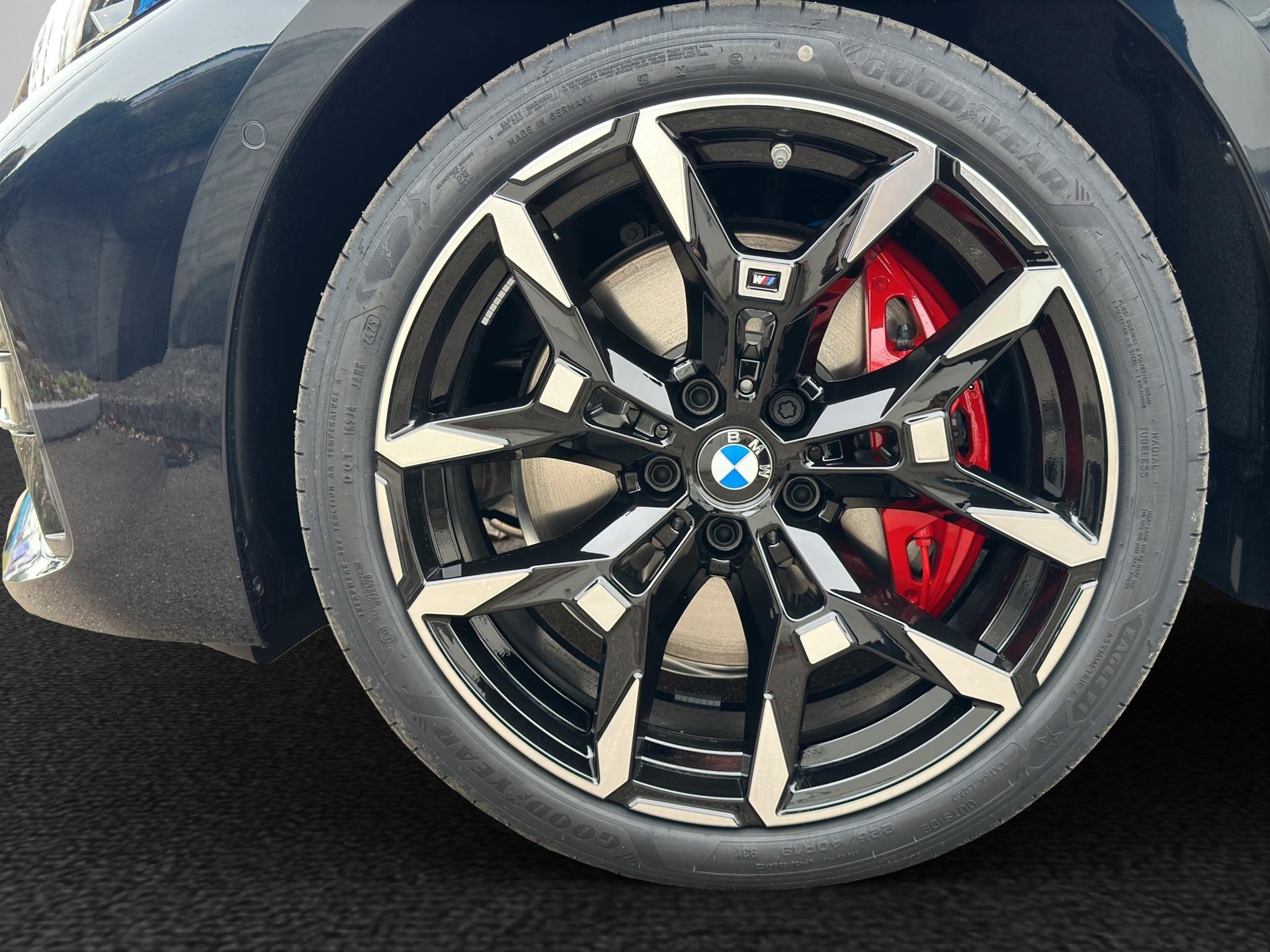 BMW M440i xDrive Cabrio Individual-image-10
