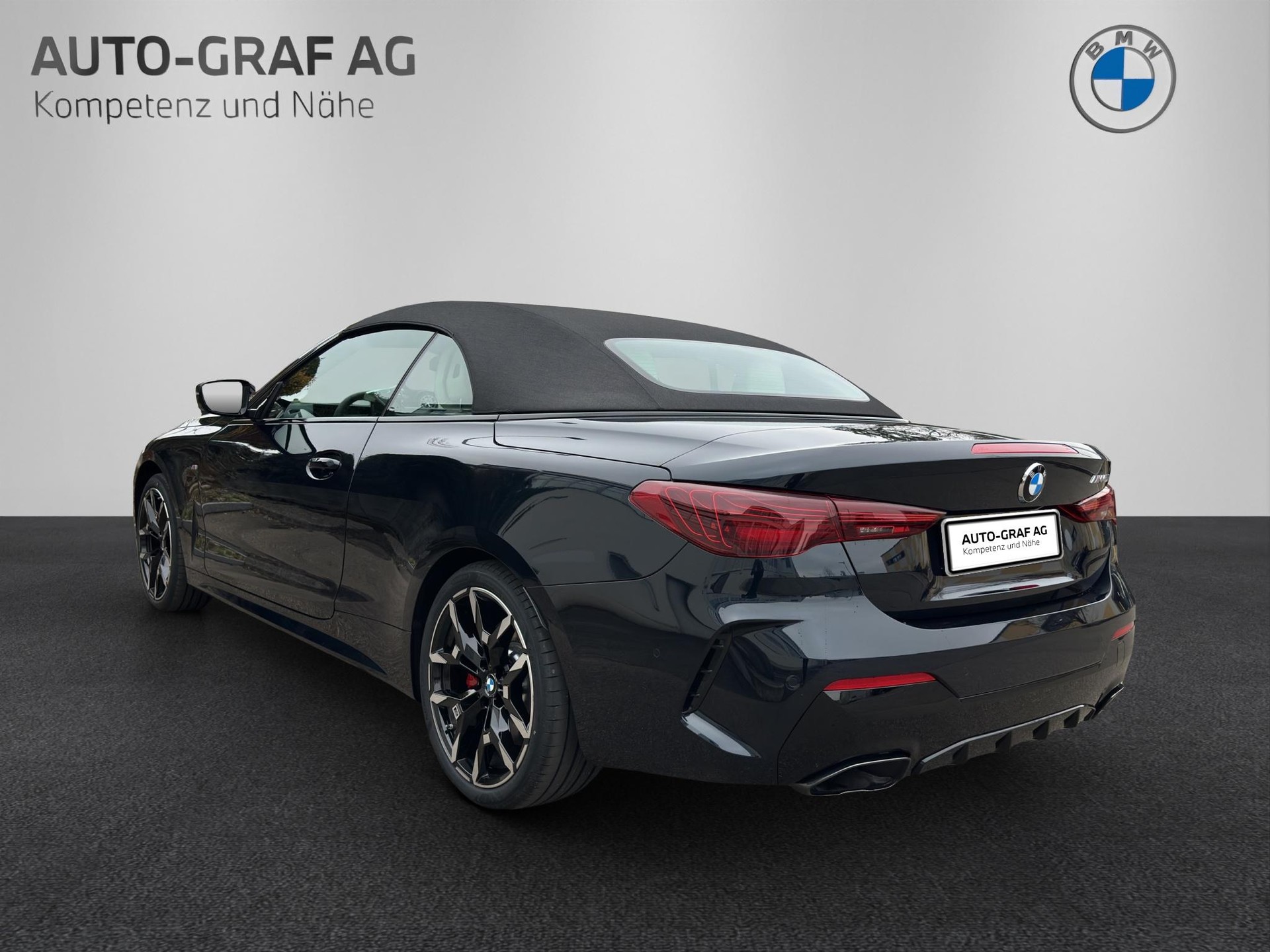 BMW M440i xDrive Cabrio Individual-image-2