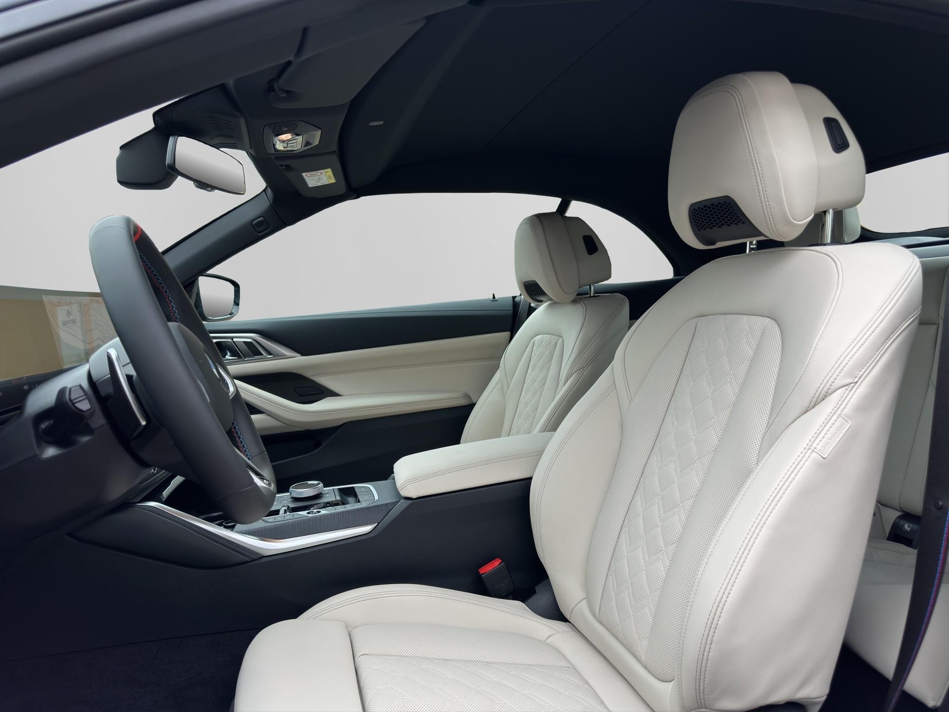 BMW M440i xDrive Cabrio Individual-image-11