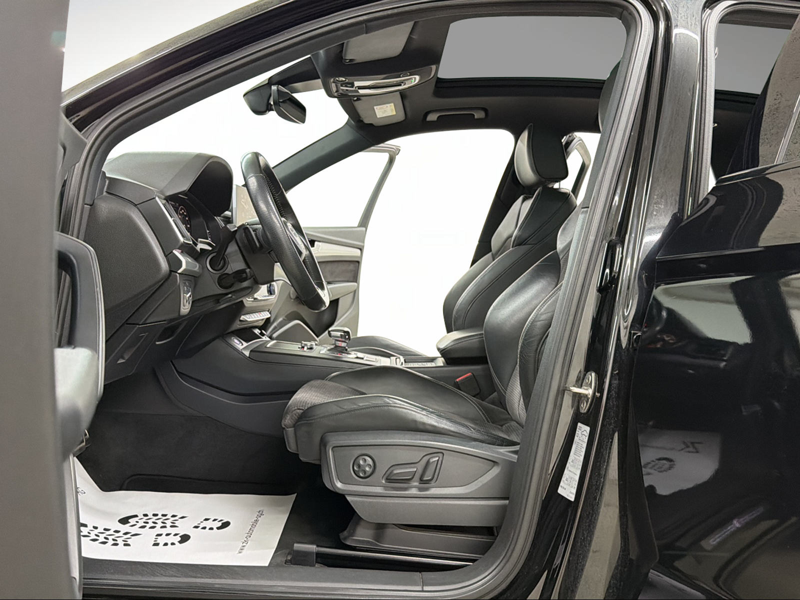 AUDI Q5 2.0 TFSI S-Line sport 252PS Midnight Black quattro S-tronic / 360° Kamera / Panoramadach / Komfortschlüssel / LED /-image-5