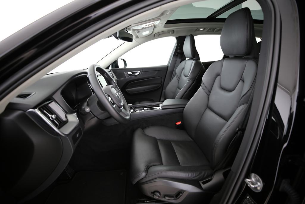 VOLVO XC60 2.0 B4 MH Core-image-3