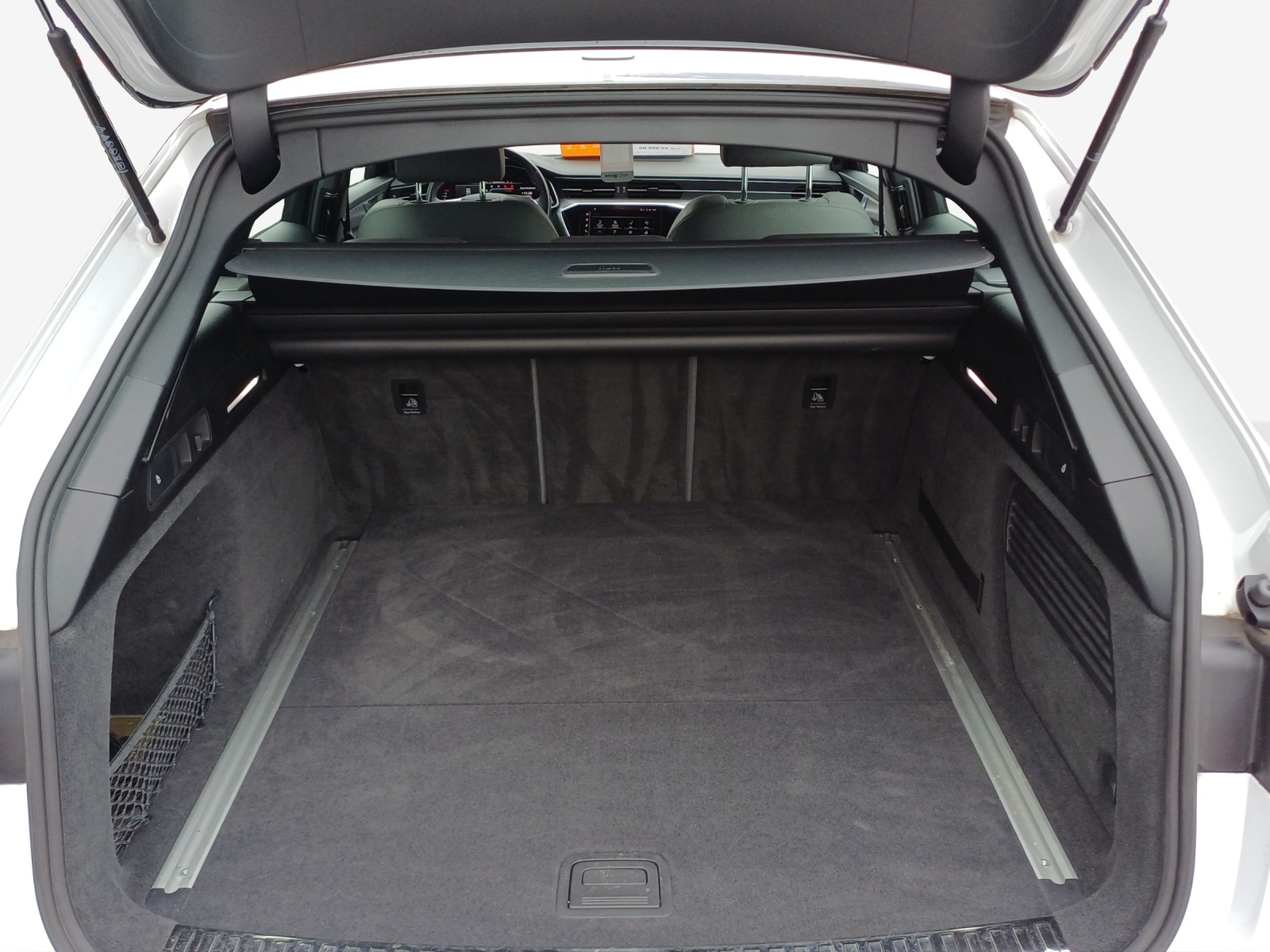 AUDI A6 Avant 40 TDI Sport Attraction quattro S-tronic-image-11