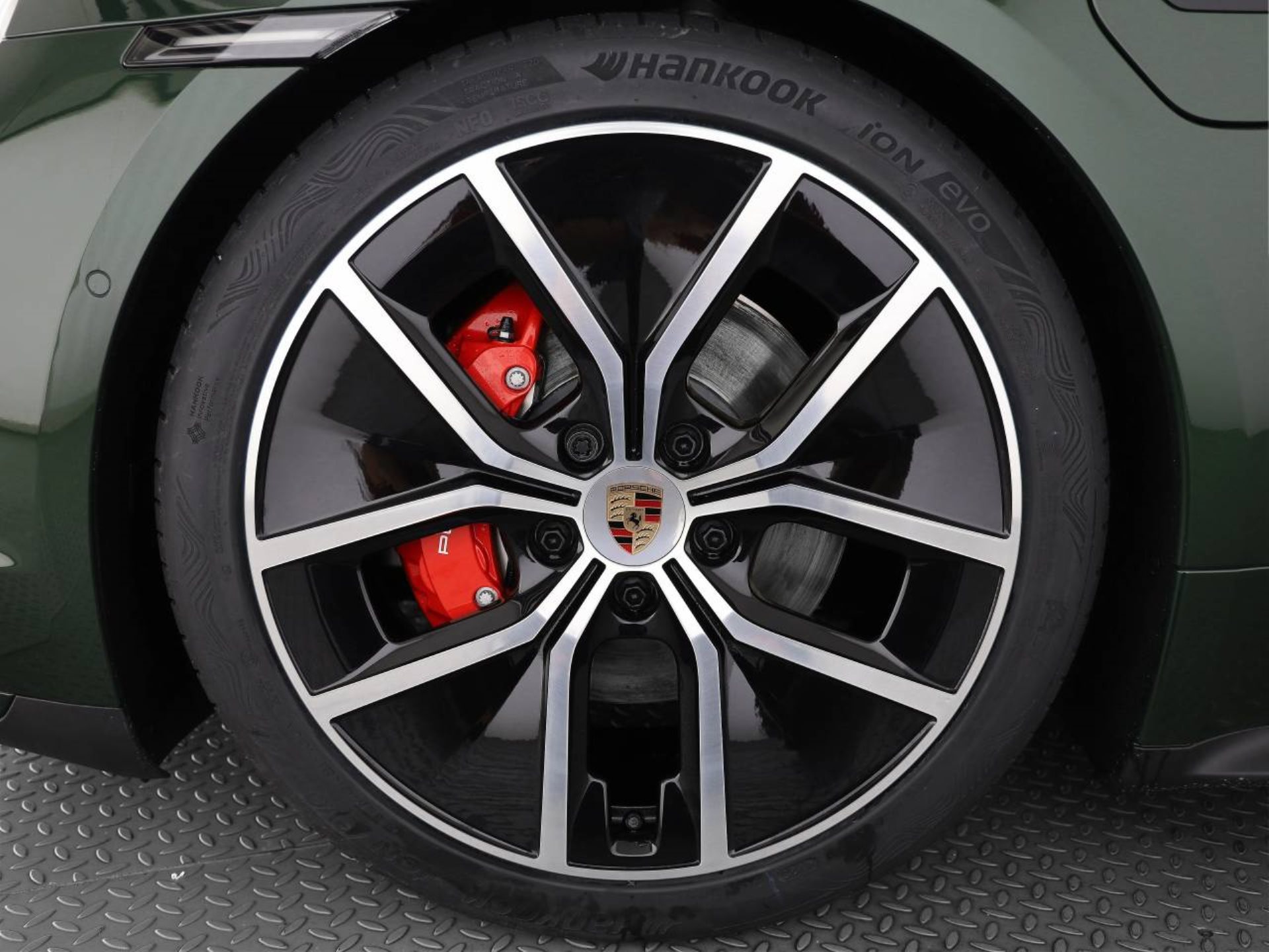 PORSCHE Taycan 4S Sport Turismo Black Edition-image-7