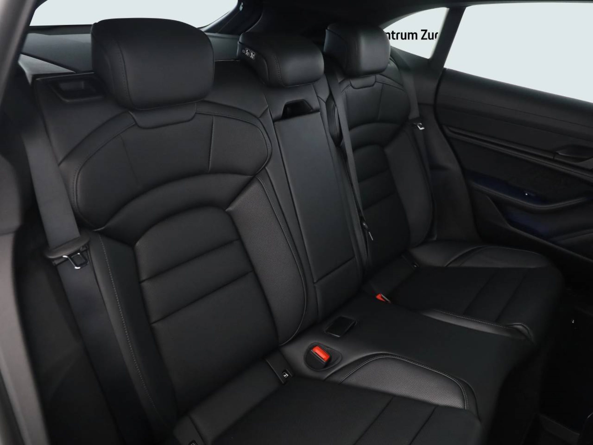 PORSCHE Taycan 4S Sport Turismo Black Edition-image-10