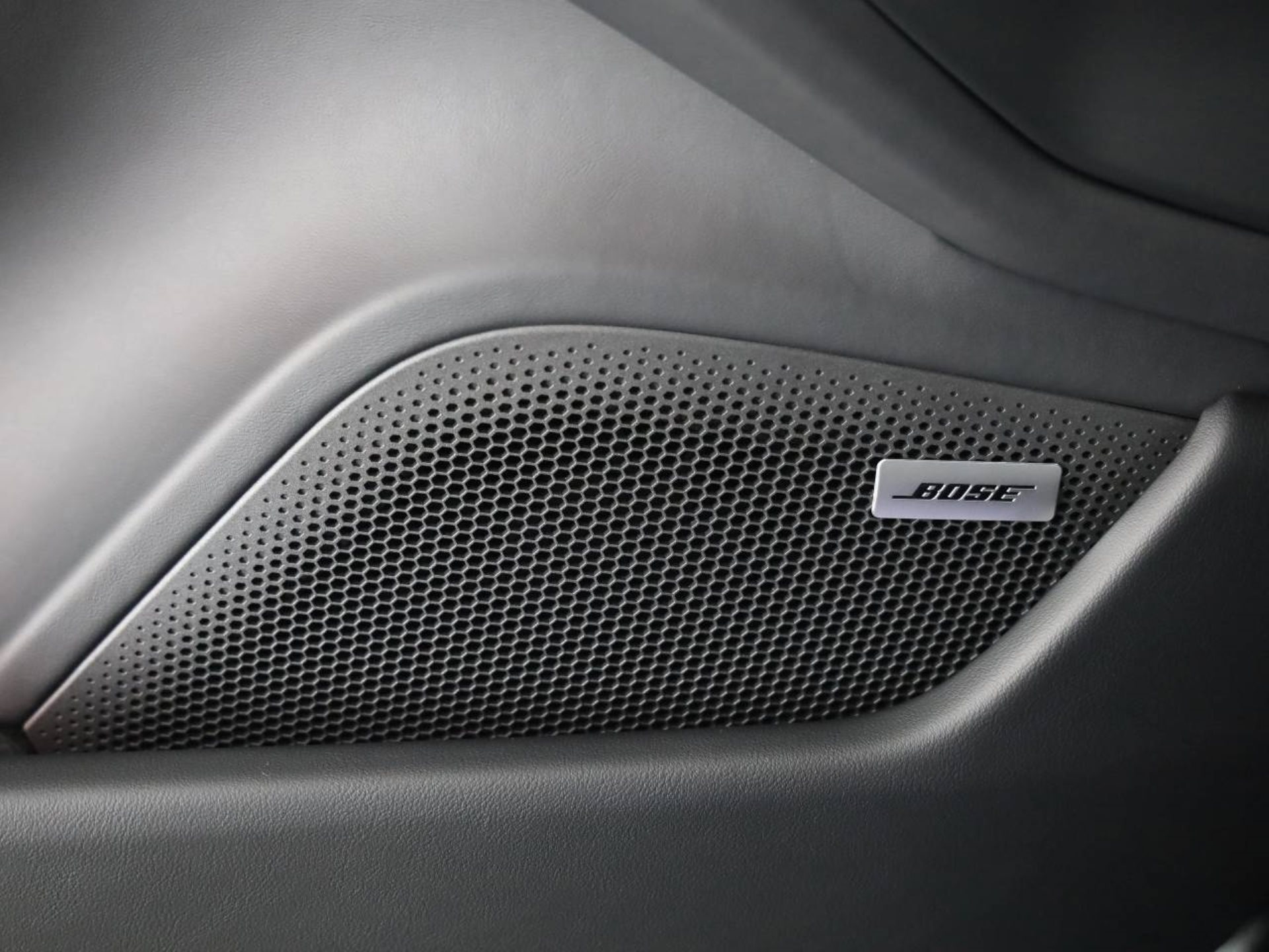 PORSCHE Taycan 4S Sport Turismo Black Edition-image-13