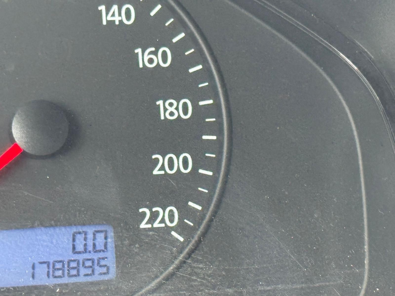 VW T5 2.5 TDI PD 4MOTION-image-4