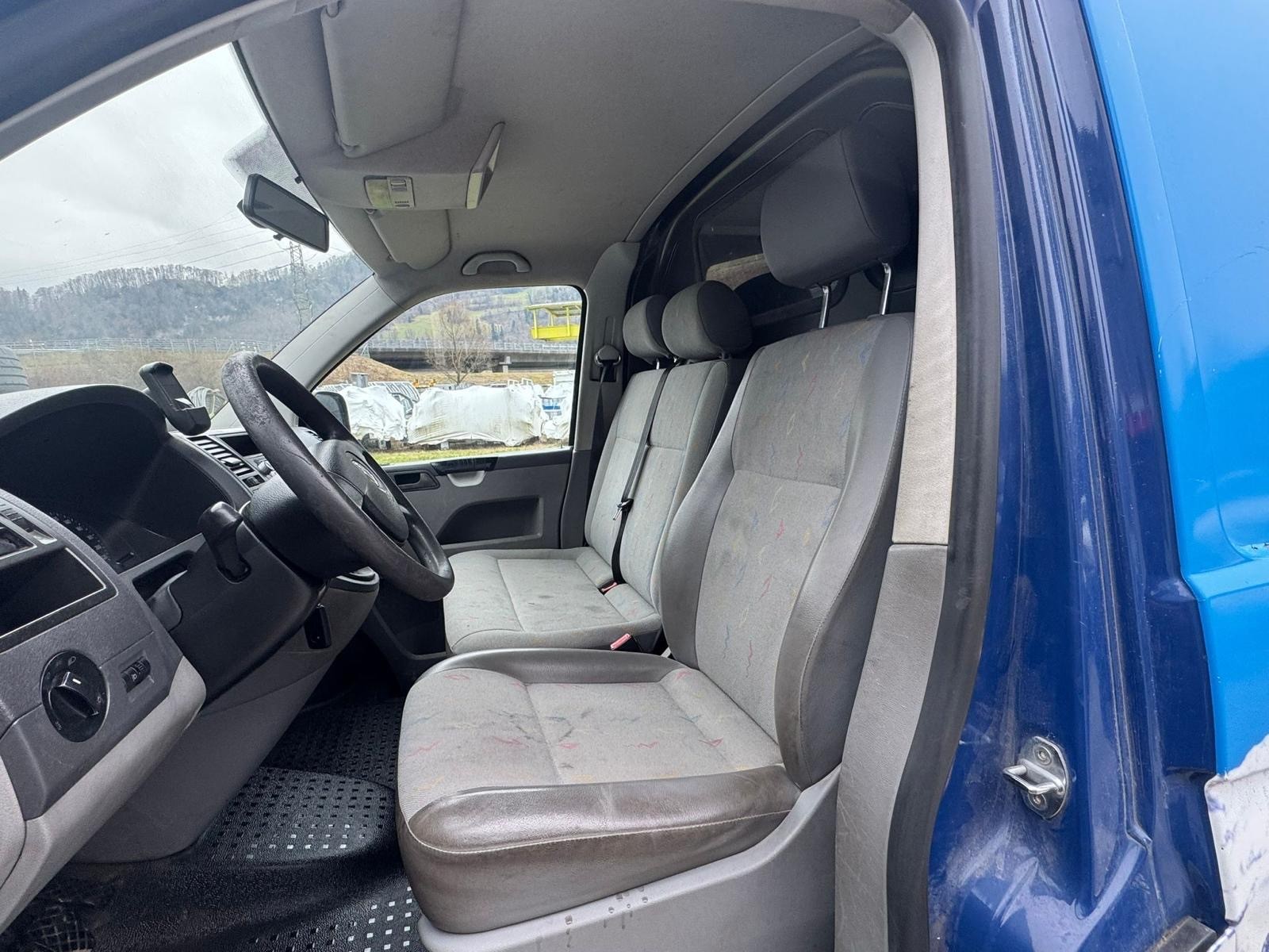 VW T5 2.5 TDI PD 4MOTION-image-9
