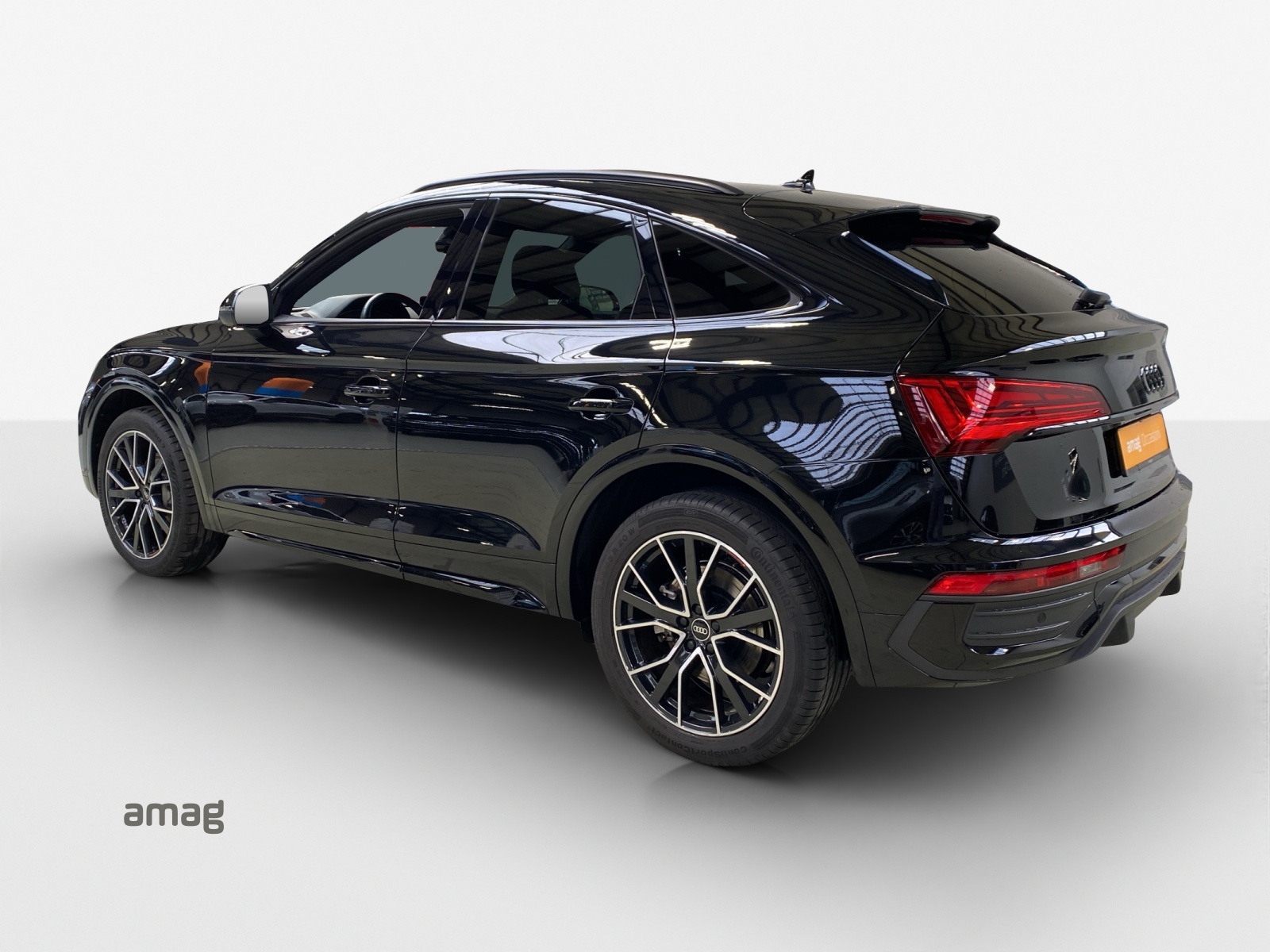AUDI Q5 Sportback 40 TDI Blackedition quattro S-tronic-image-2