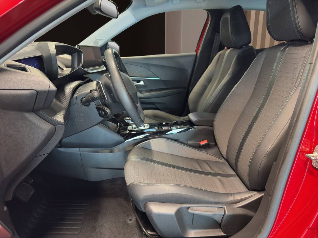 PEUGEOT 2008 1.2 PureTech Allure Pack EAT8-image-5