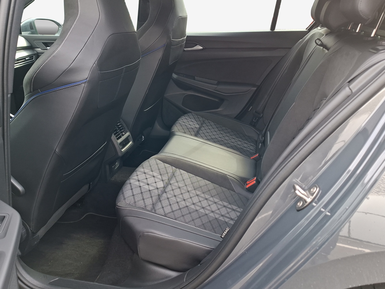 VW Golf 2.0 TSI R-Line DSG 4 Motion-image-11