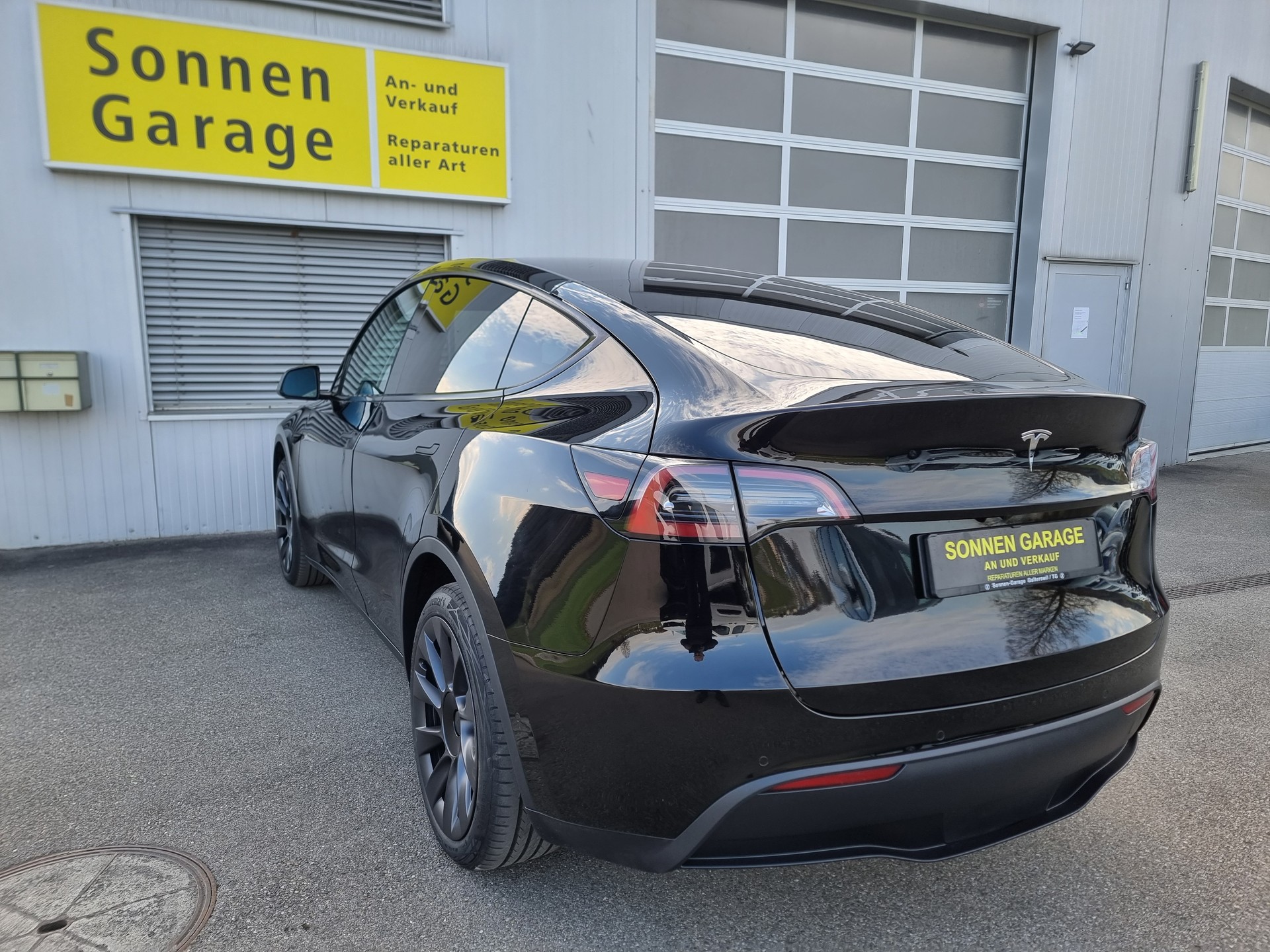TESLA Model Y Long Range-image-10