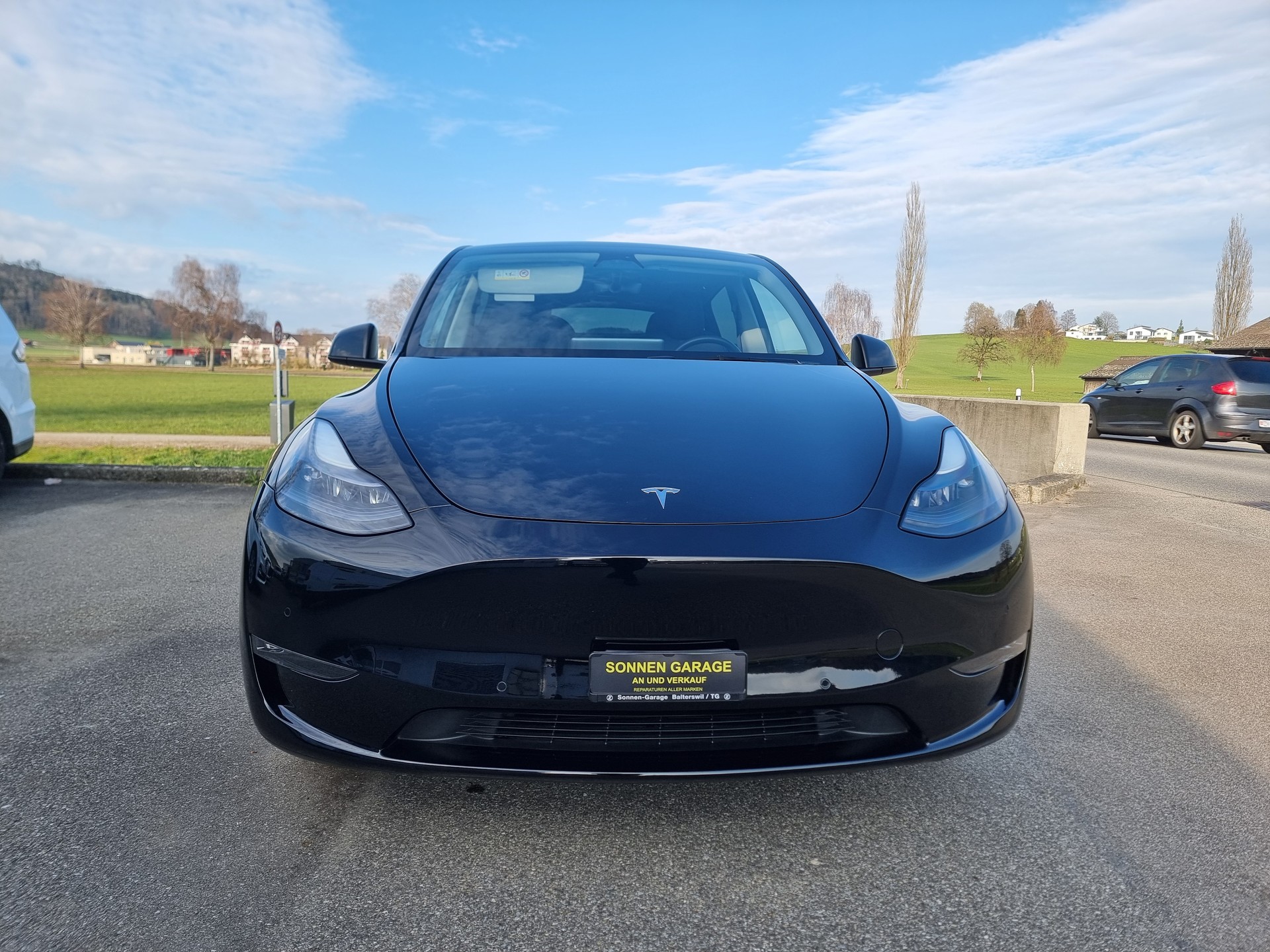 TESLA Model Y Long Range-image-1