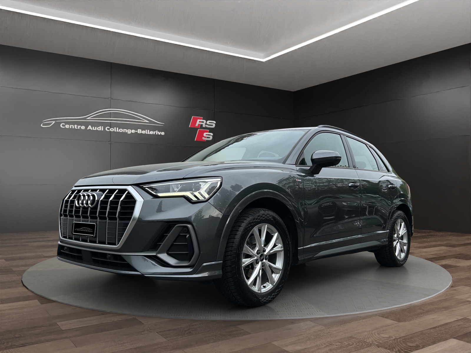 AUDI Q3 35 TFSI S line Attraction S-tronic-image-0