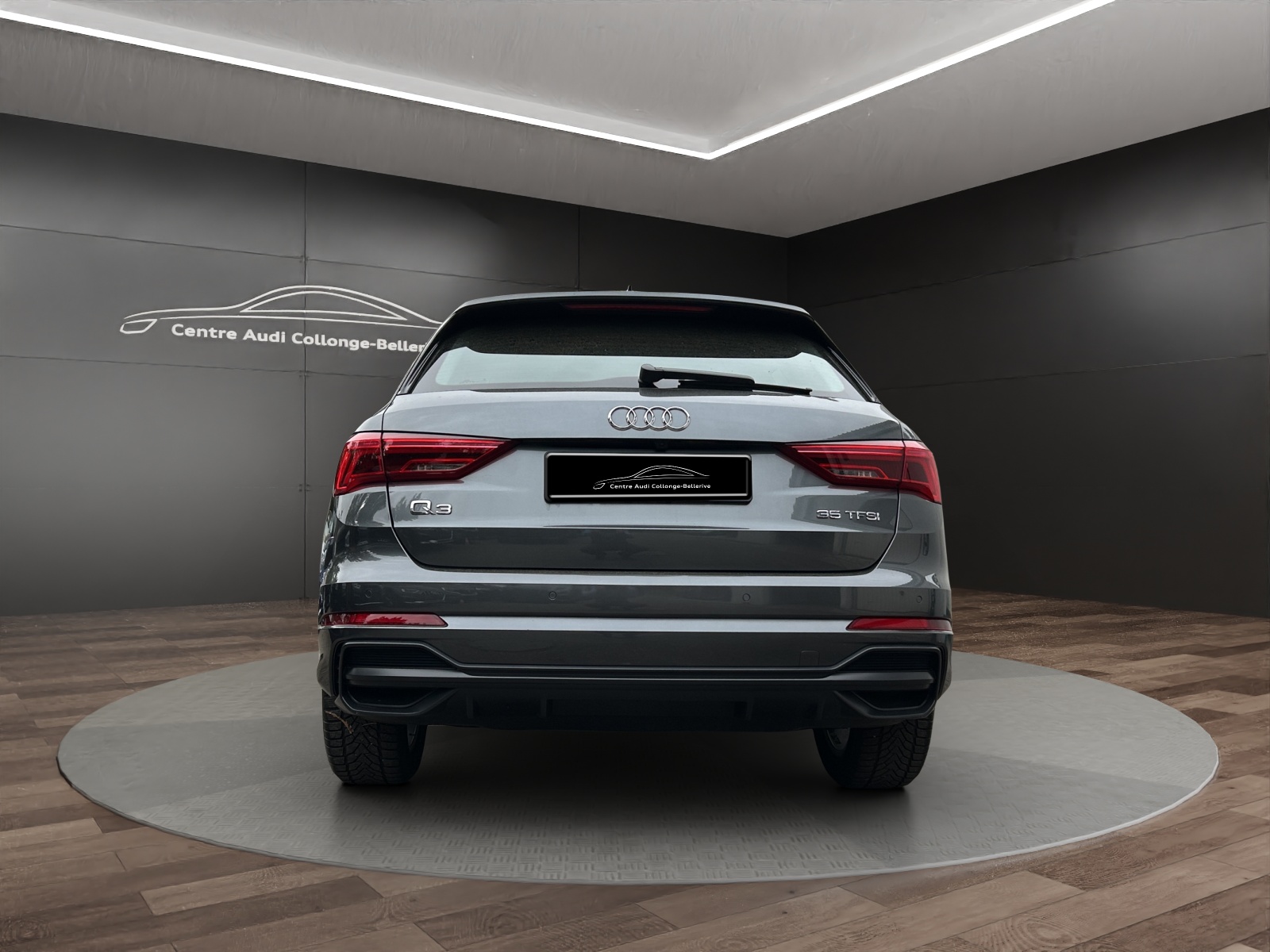 AUDI Q3 35 TFSI S line Attraction S-tronic-image-4