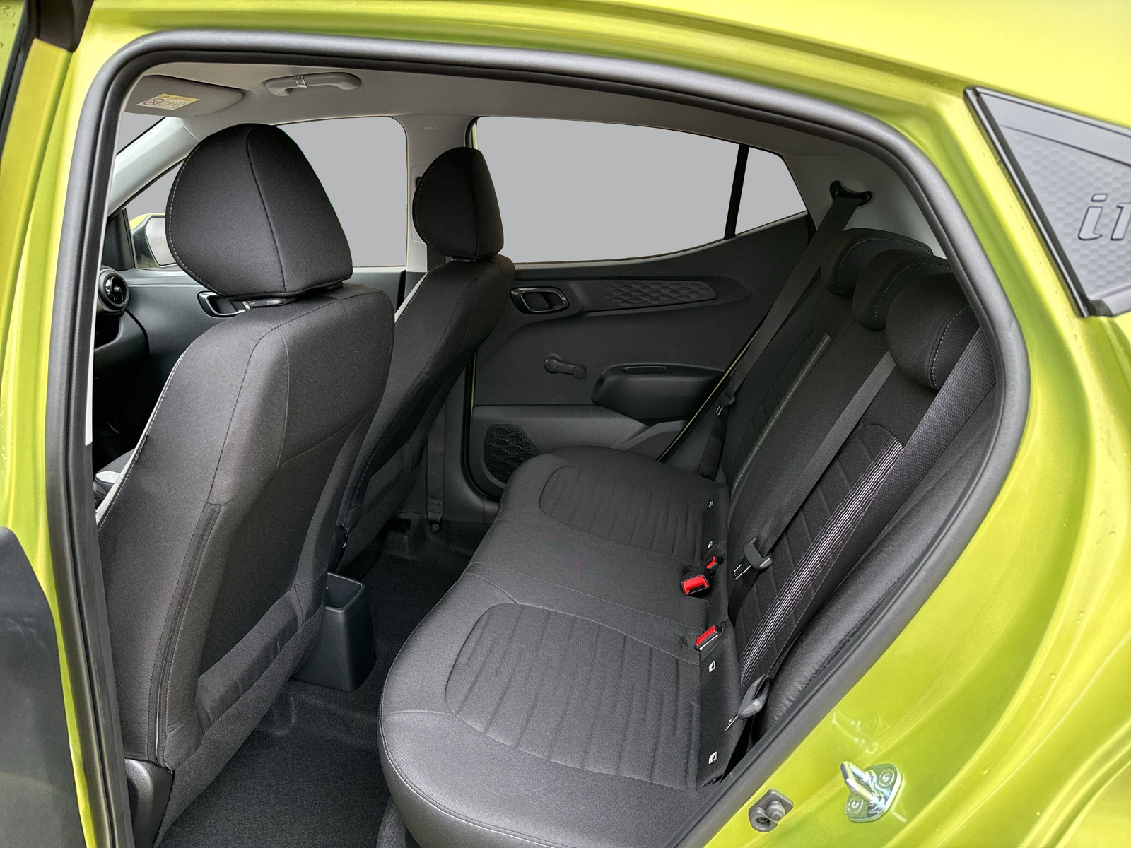 HYUNDAI i10 1.2 Amplia Aut.-image-14