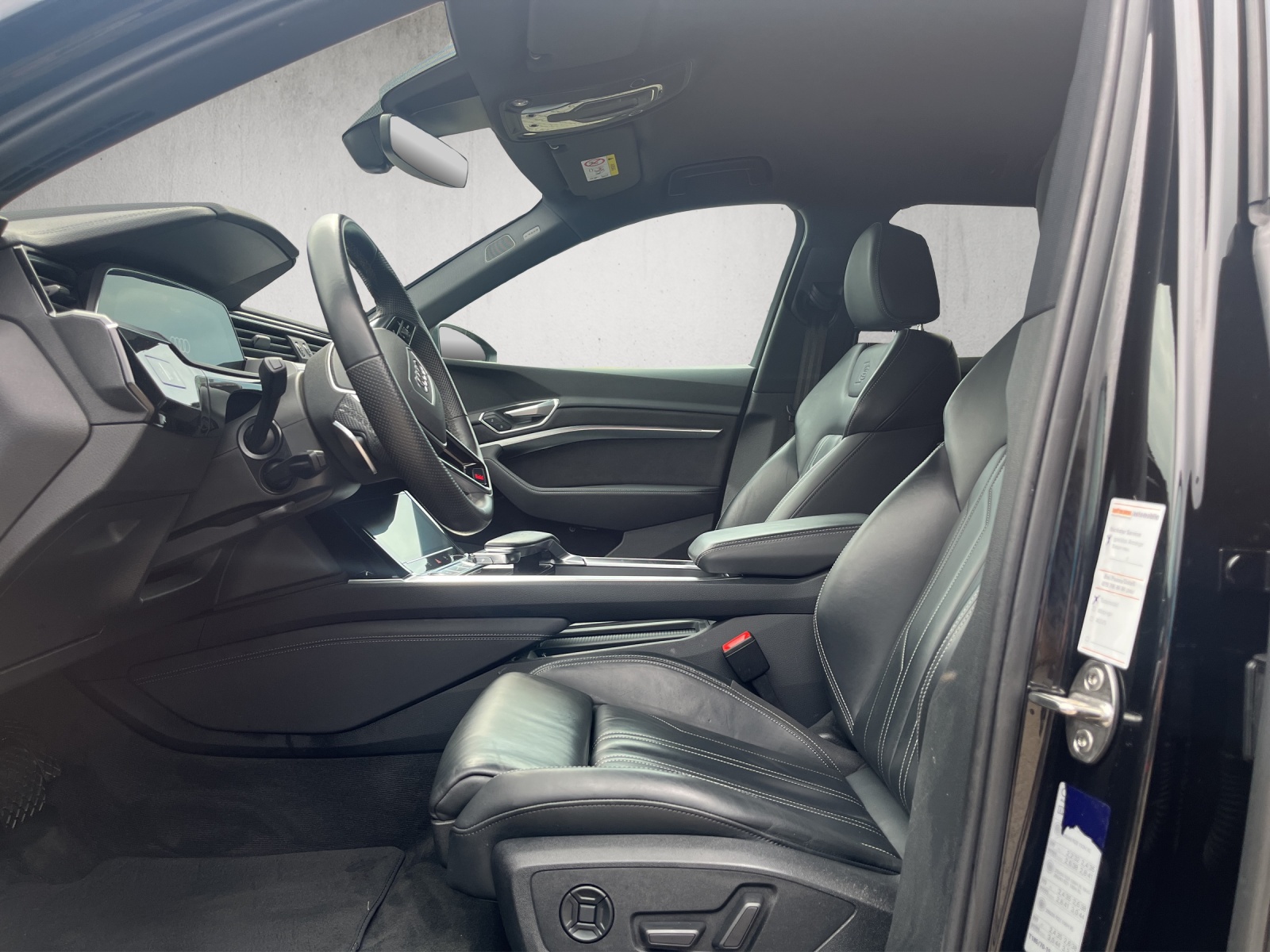 AUDI e-tron S quattro-image-8