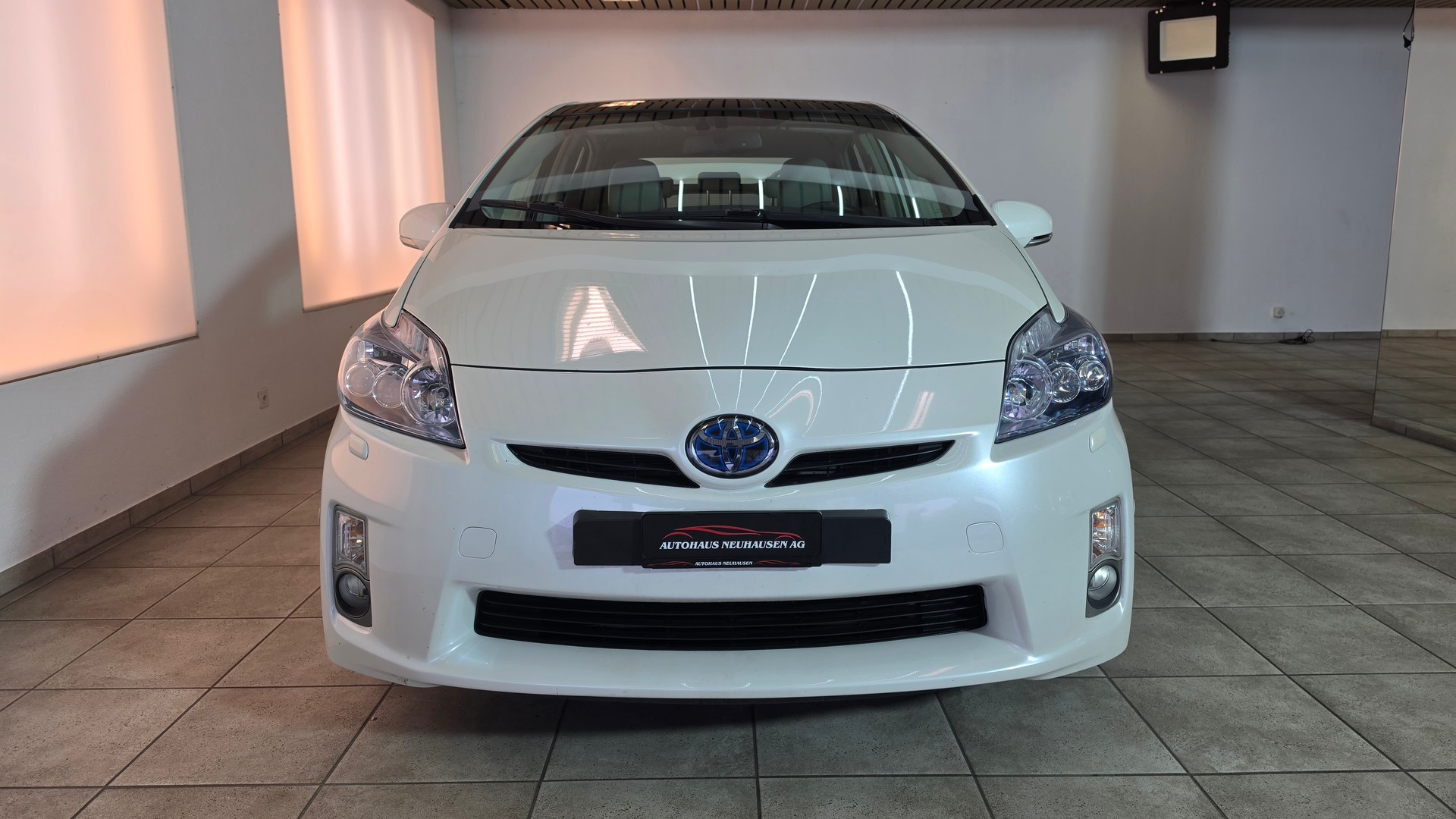 TOYOTA Prius 1.8 16V HSD Sol-image-1