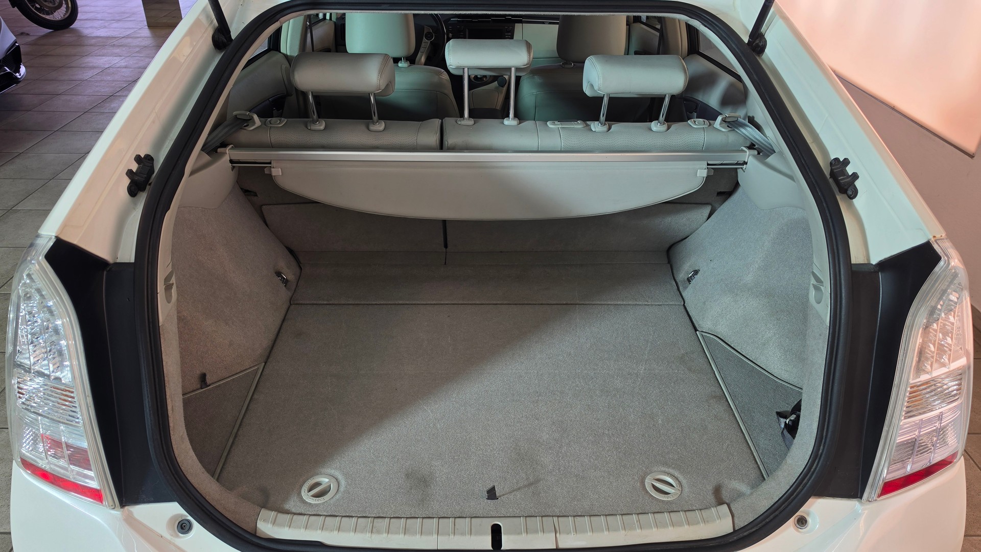 TOYOTA Prius 1.8 16V HSD Sol-image-10