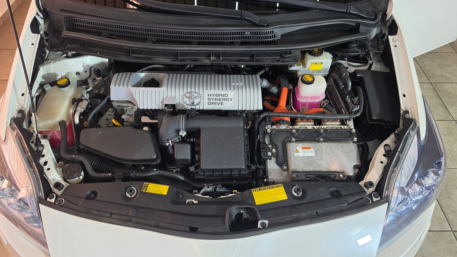 TOYOTA Prius 1.8 16V HSD Sol-image-12