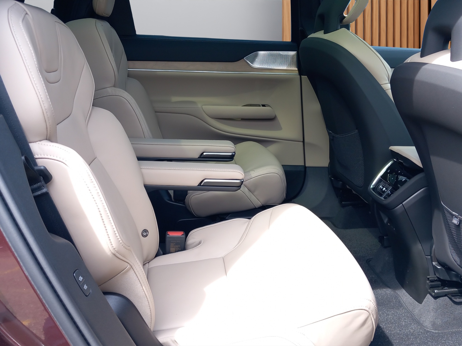 VOLVO EX90 Twin Performance Ultra 6P. AWD-image-11
