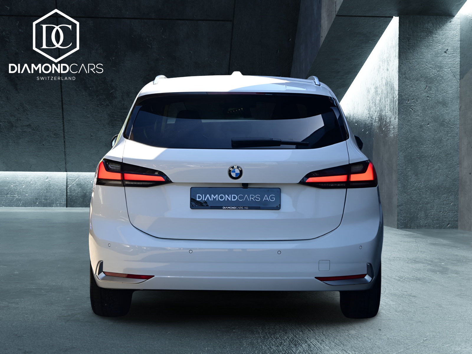 BMW 223d xDrive Active Tourer *AHK*HUD*Pano*8-fach*-image-6