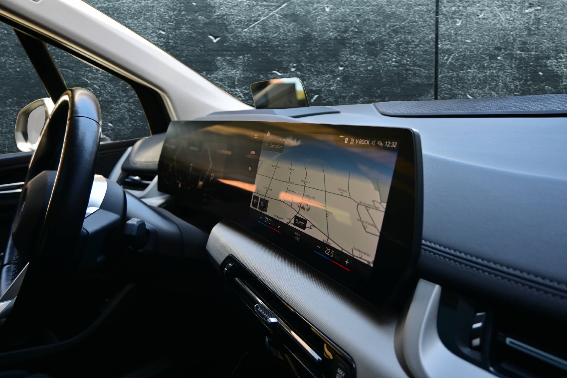 BMW 223d xDrive Active Tourer *AHK*HUD*Pano*8-fach*-image-17