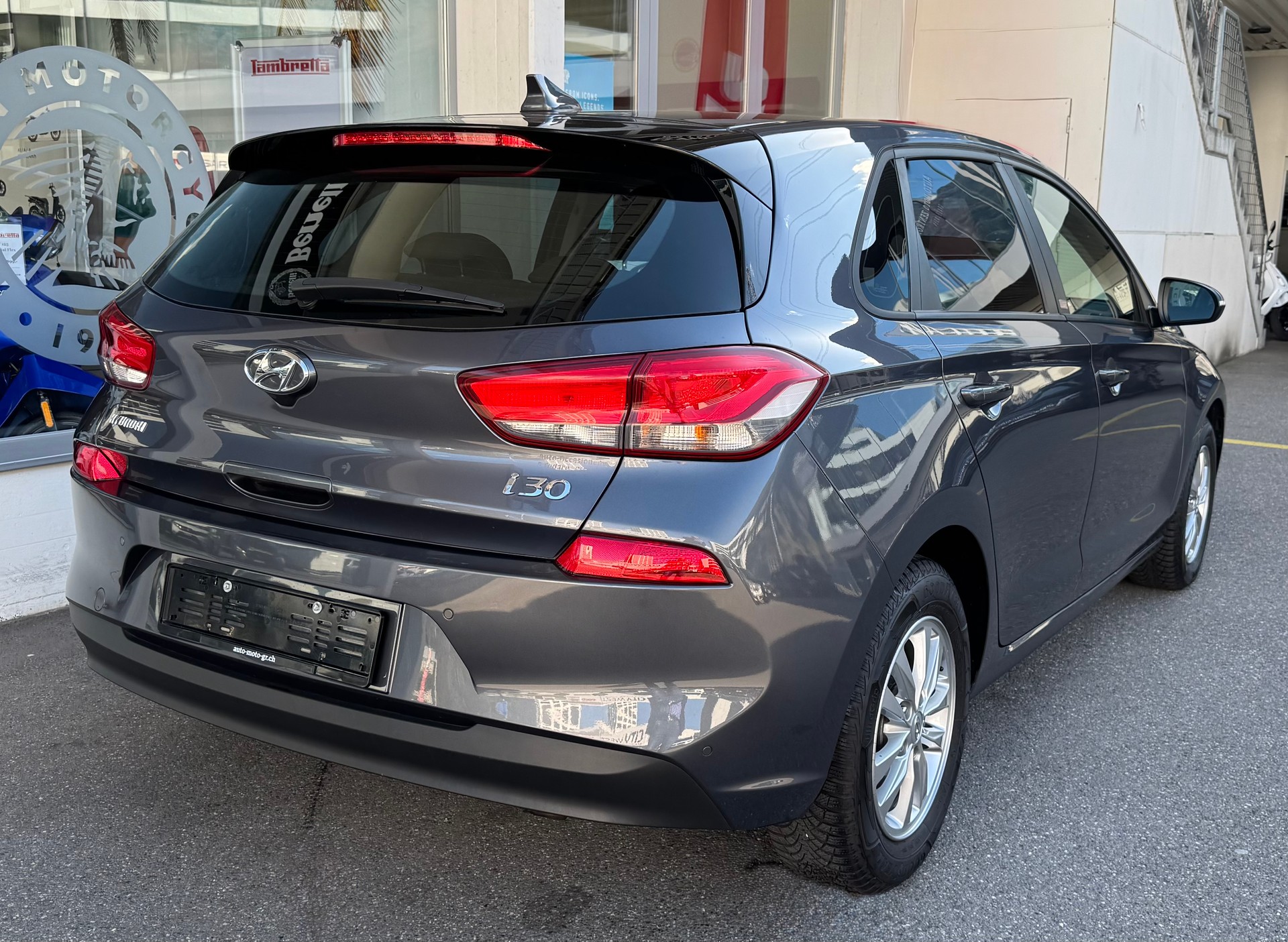 HYUNDAI i30 1.4 T-GDI Origo DCT-image-4