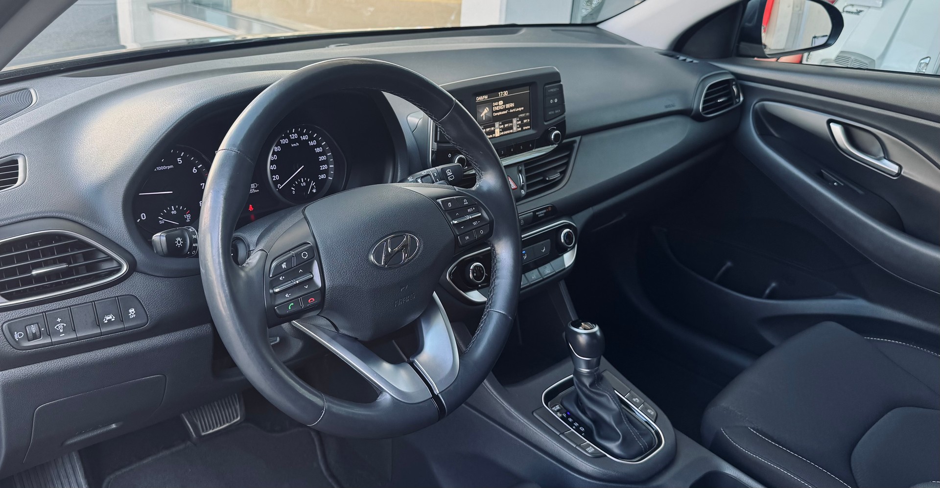 HYUNDAI i30 1.4 T-GDI Origo DCT-image-6