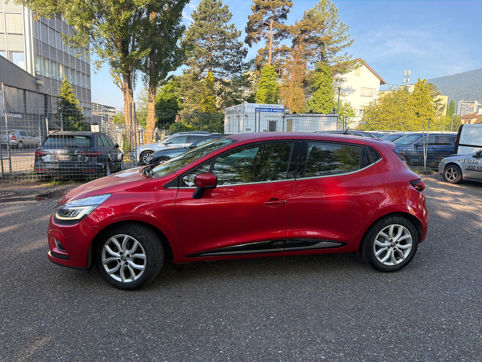 RENAULT Clio 0.9 12V Intens* Gr. Navi * Teil-Leder * LED * Klima * Tempomat * PDC V&H * RF-Kamera * Frisch Ab MFK-image-9