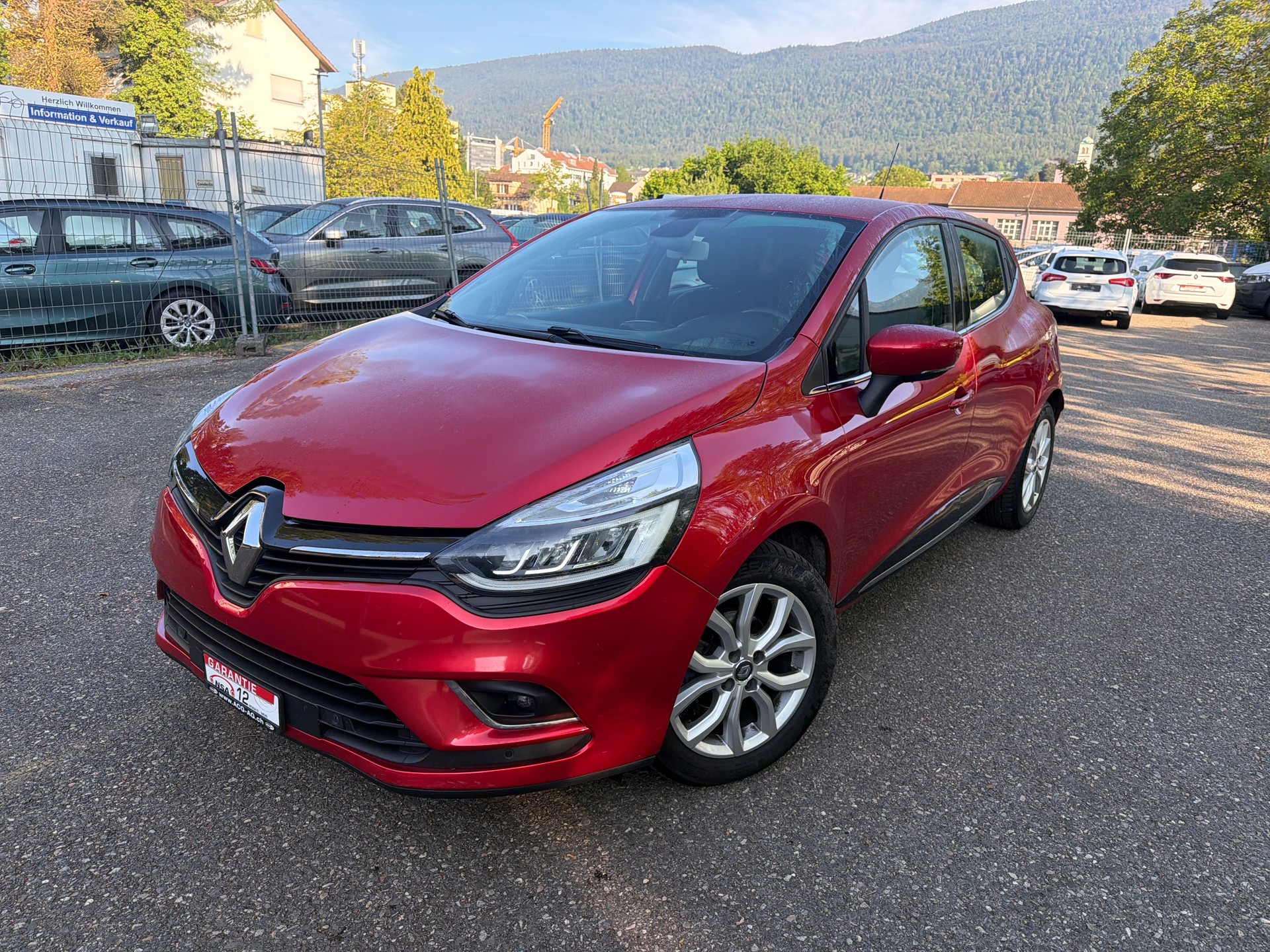 RENAULT Clio 0.9 12V Intens* Gr. Navi * Teil-Leder * LED * Klima * Tempomat * PDC V&H * RF-Kamera * Frisch Ab MFK-image-0