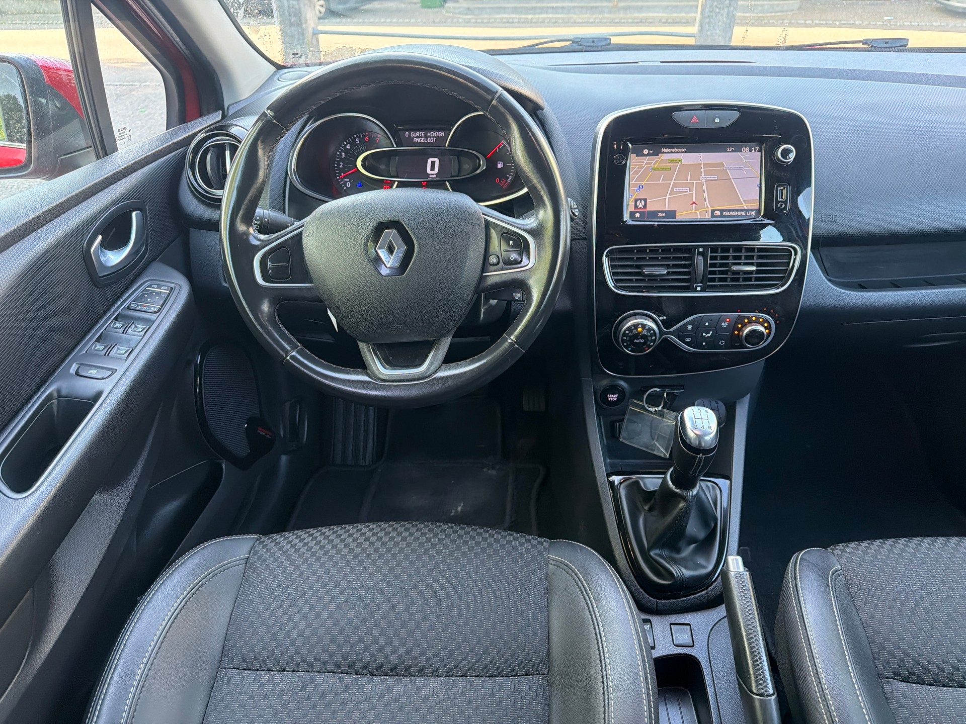RENAULT Clio 0.9 12V Intens* Gr. Navi * Teil-Leder * LED * Klima * Tempomat * PDC V&H * RF-Kamera * Frisch Ab MFK-image-2