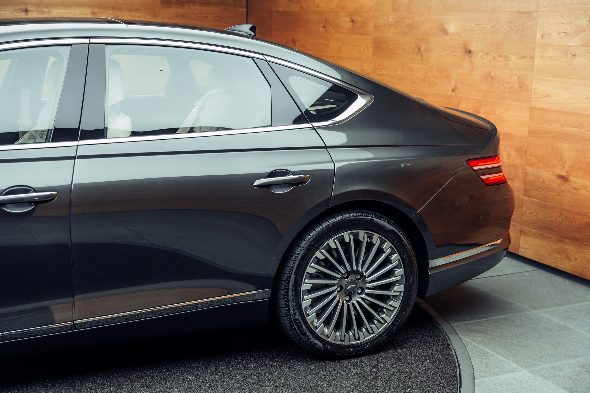 GENESIS G80 Electrificed Luxury 87,2kWh AWD-image-18