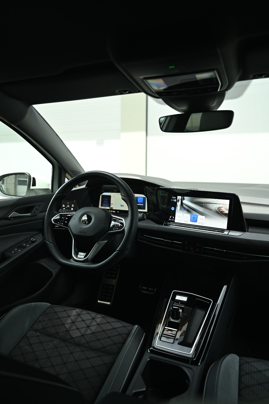 VW Golf 1.5 eTSI mHEV ACT R-Line DSG *Werksgarantie*-image-10