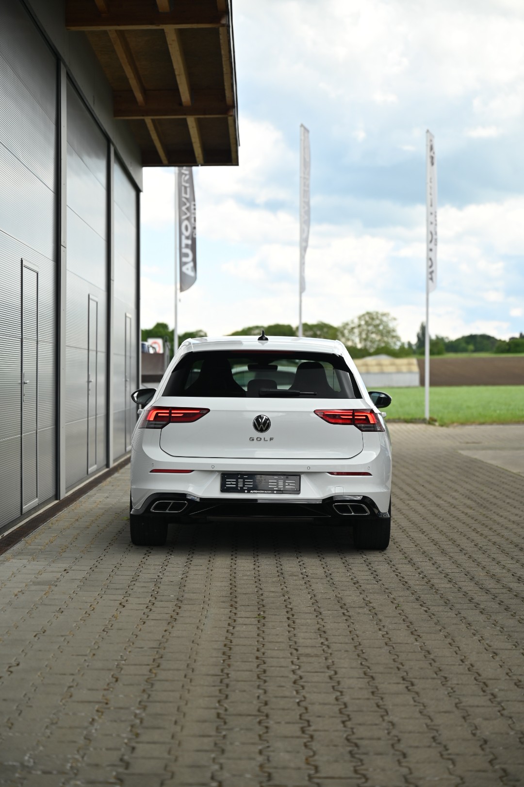 VW Golf 1.5 eTSI mHEV ACT R-Line DSG *Werksgarantie*-image-5