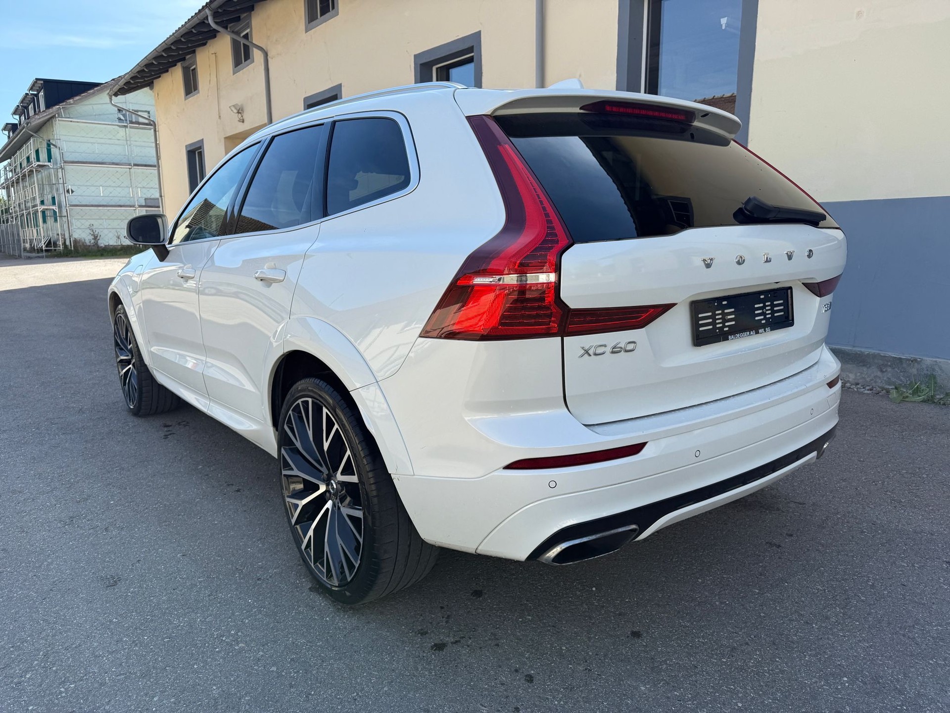 VOLVO XC60 T8 eAWD R-Design Geartronic-image-5