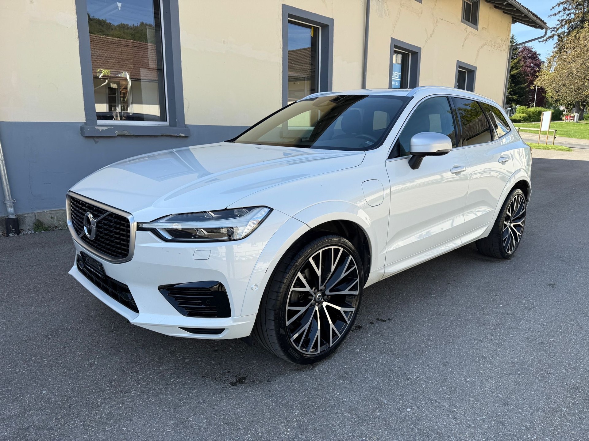 VOLVO XC60 T8 eAWD R-Design Geartronic-image-10
